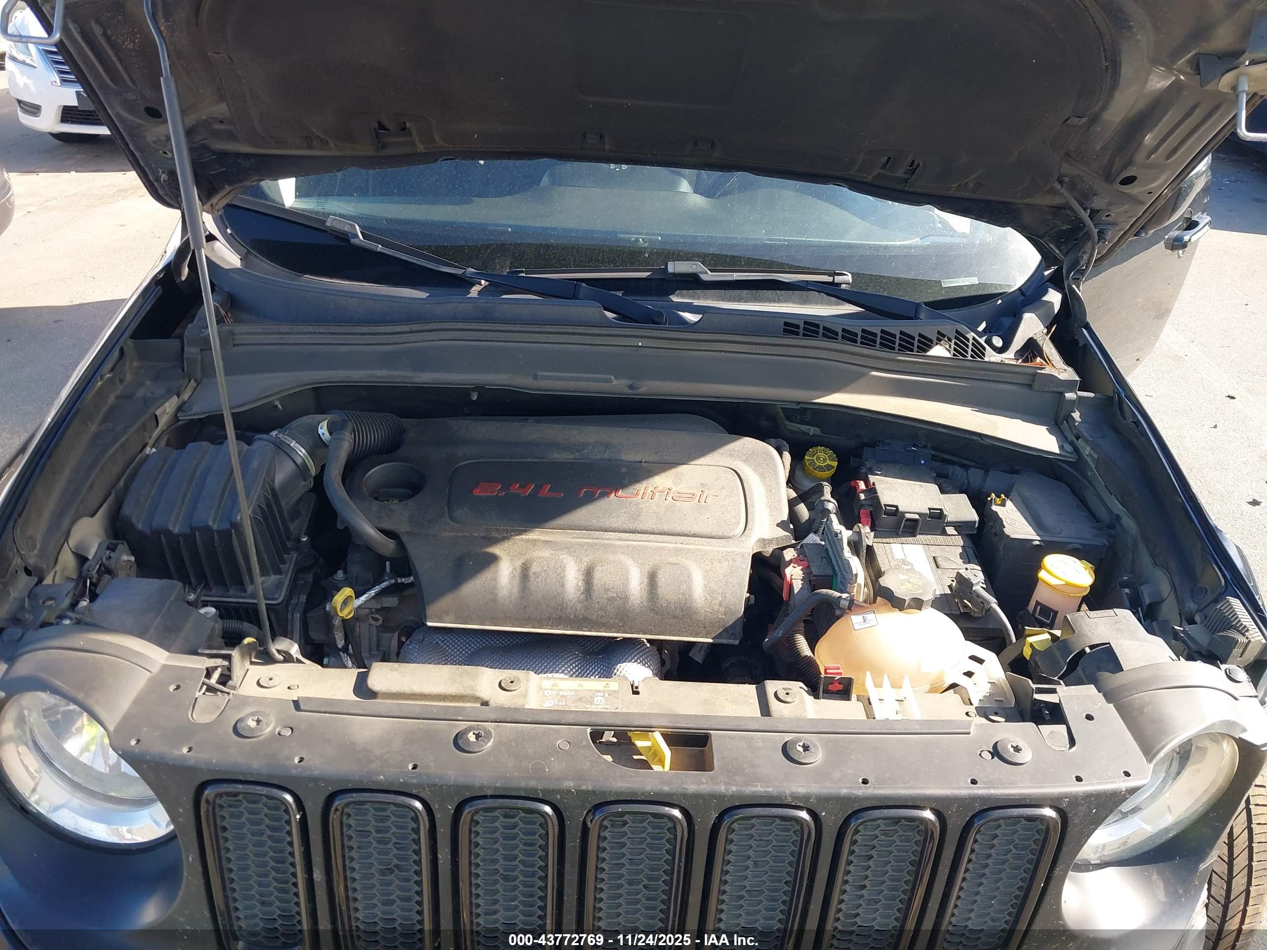 JEEP RENEGADE image 10