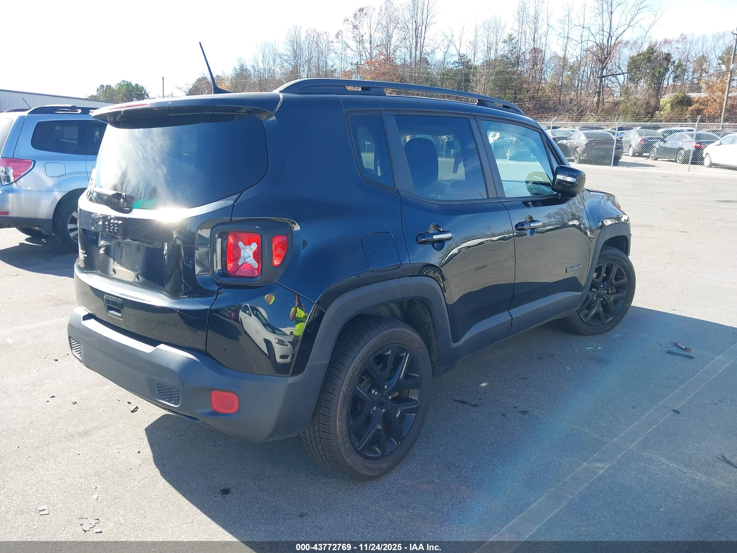 JEEP RENEGADE image 4