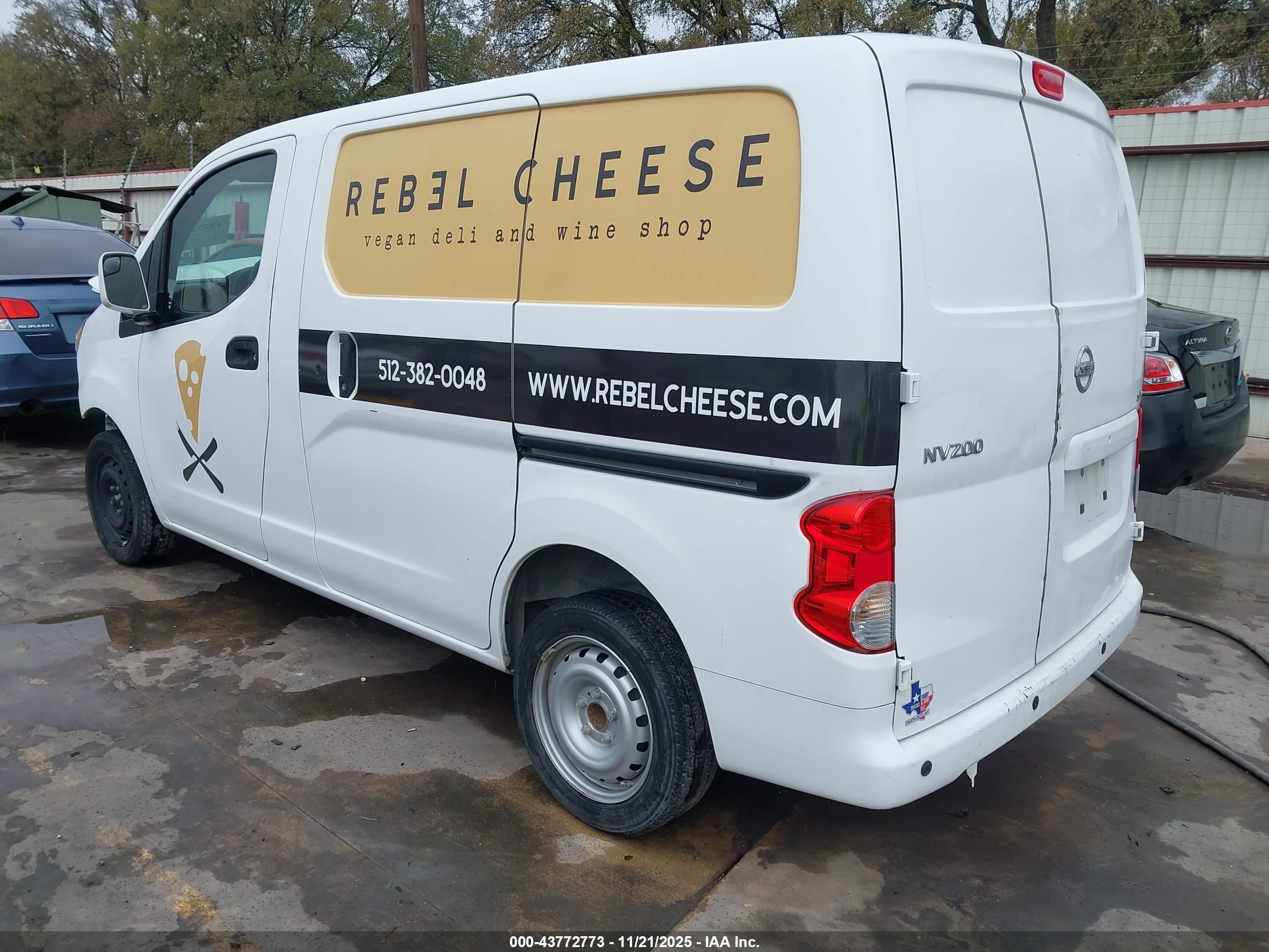NISSAN NV200 image 3
