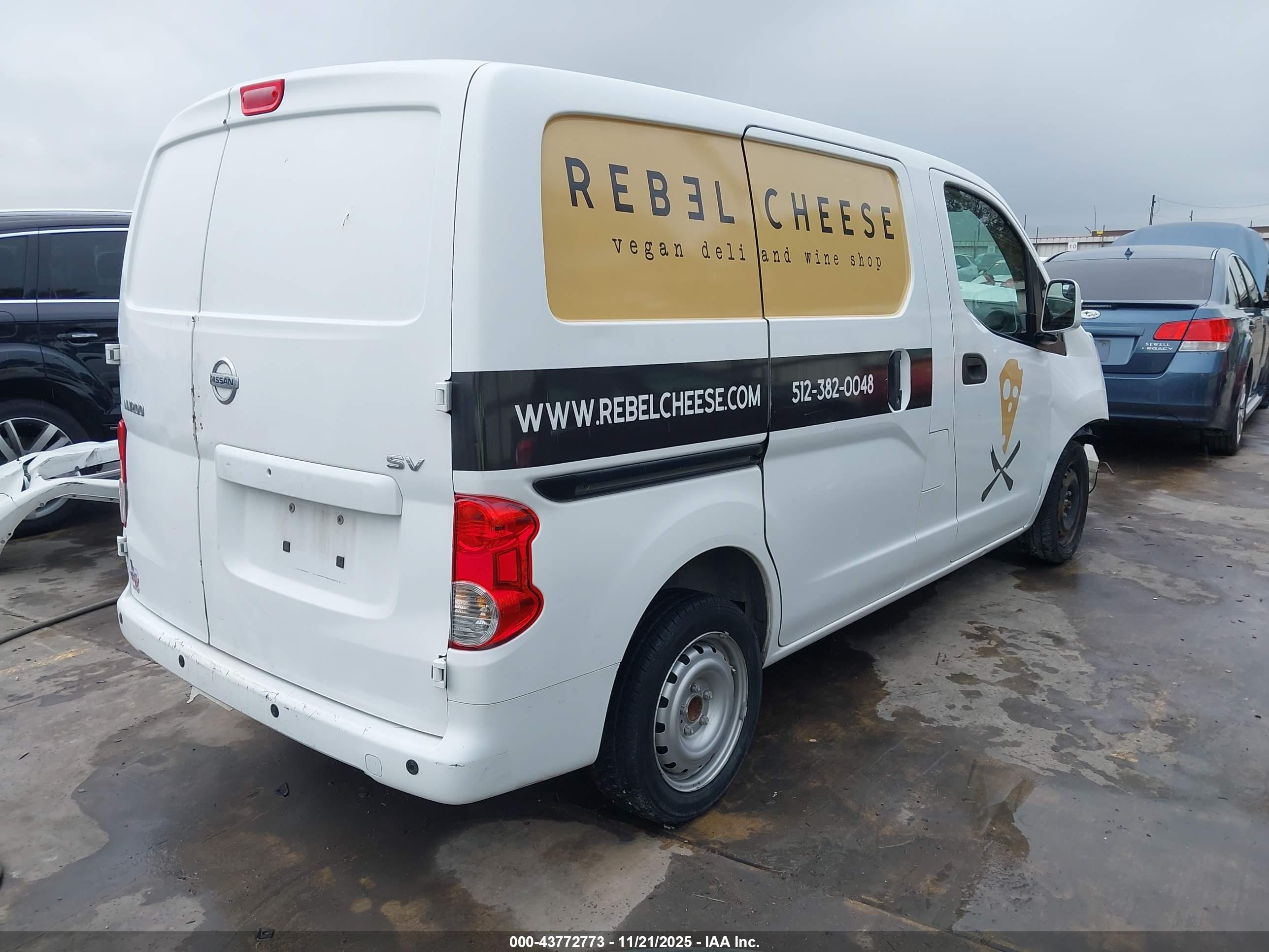 NISSAN NV200 image 4
