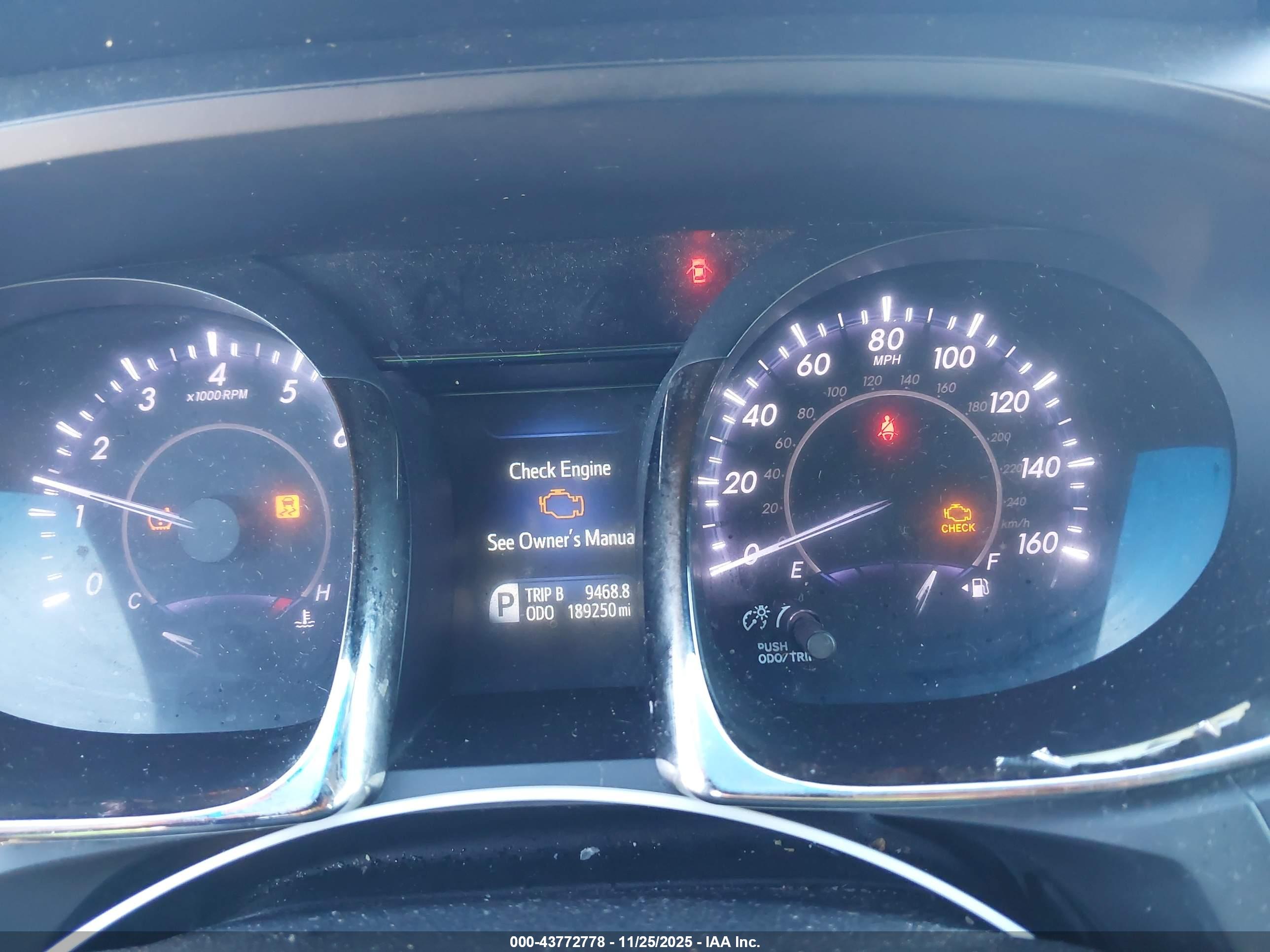 TOYOTA AVALON image 7