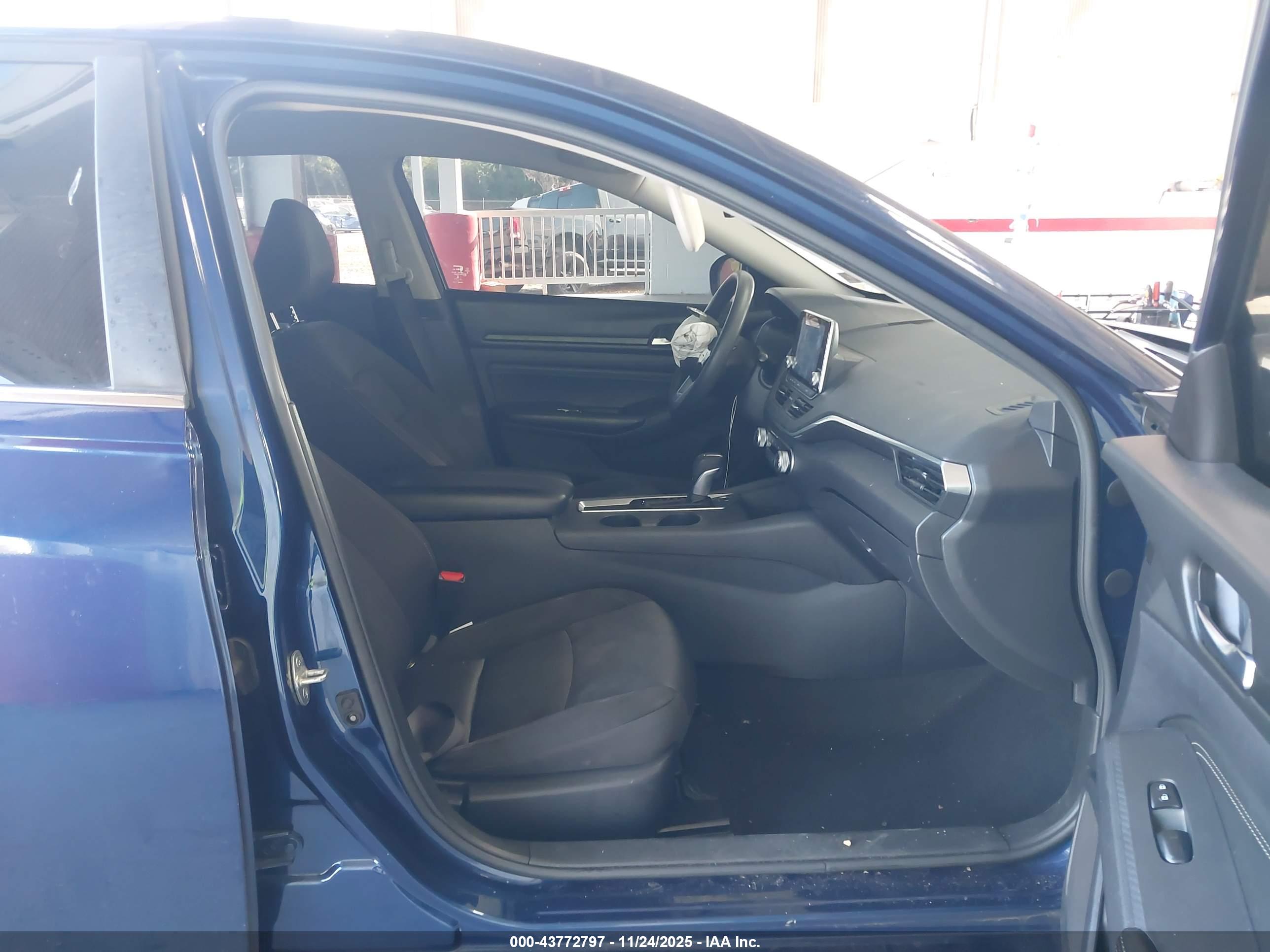 NISSAN ALTIMA image 5