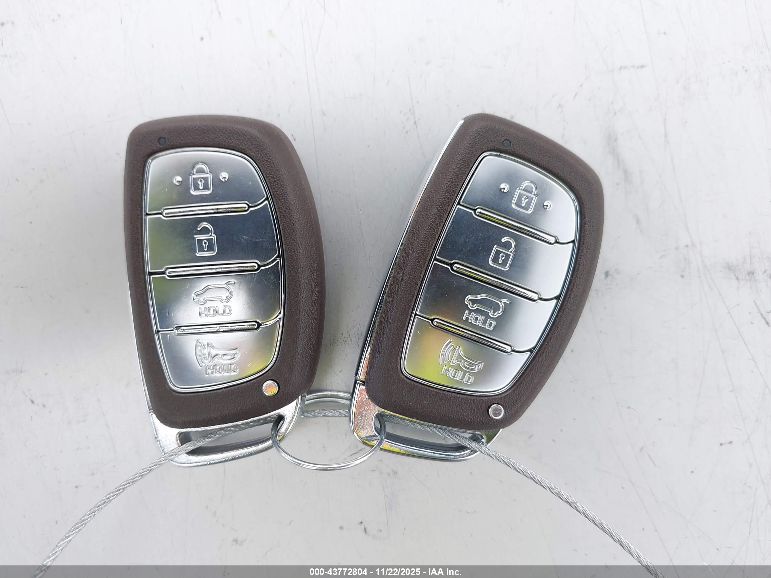 HYUNDAI TUCSON image 11