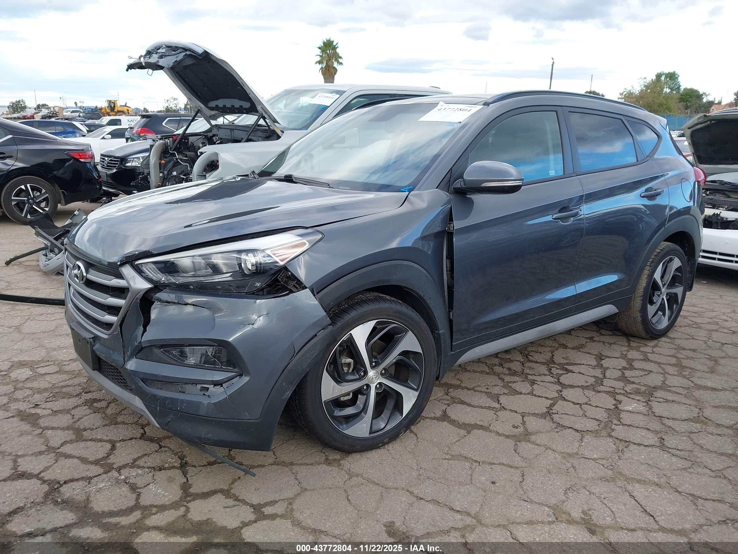 HYUNDAI TUCSON image 2
