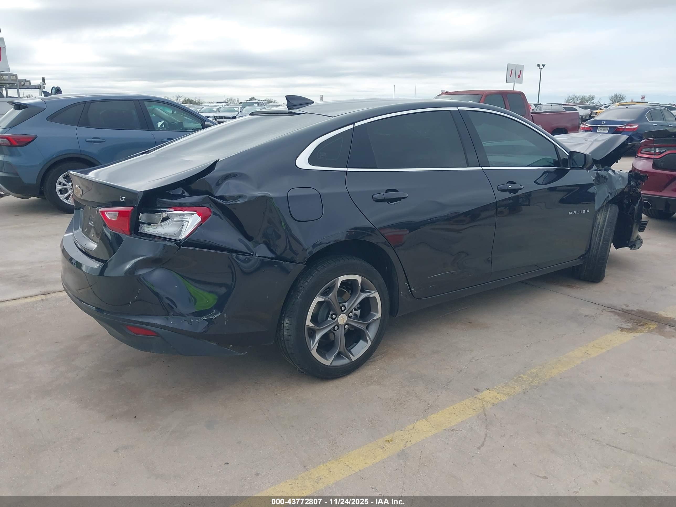CHEVROLET MALIBU image 4