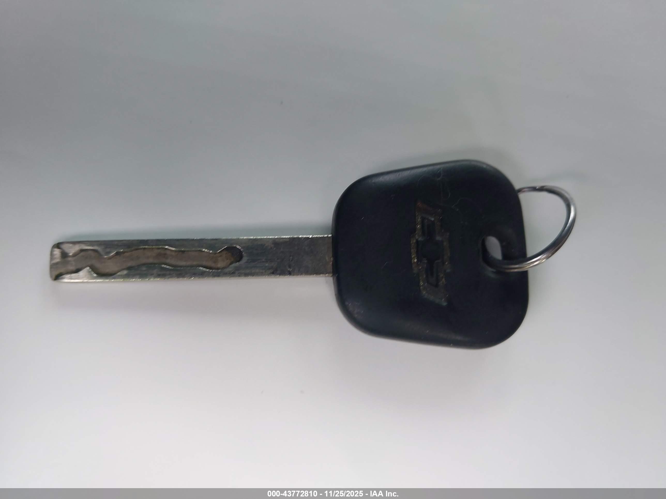 CHEVROLET SILVERADO image 11