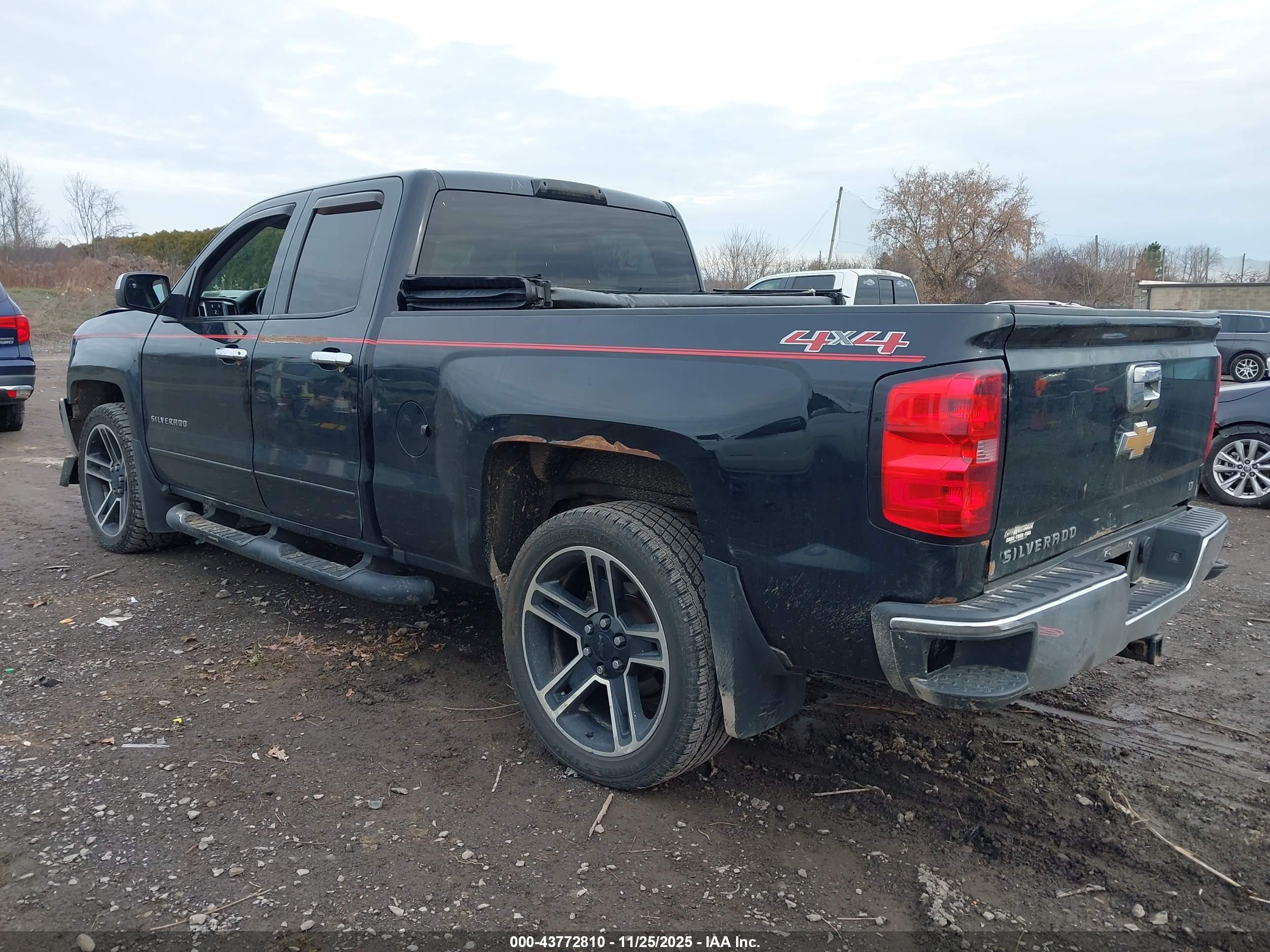 CHEVROLET SILVERADO image 3