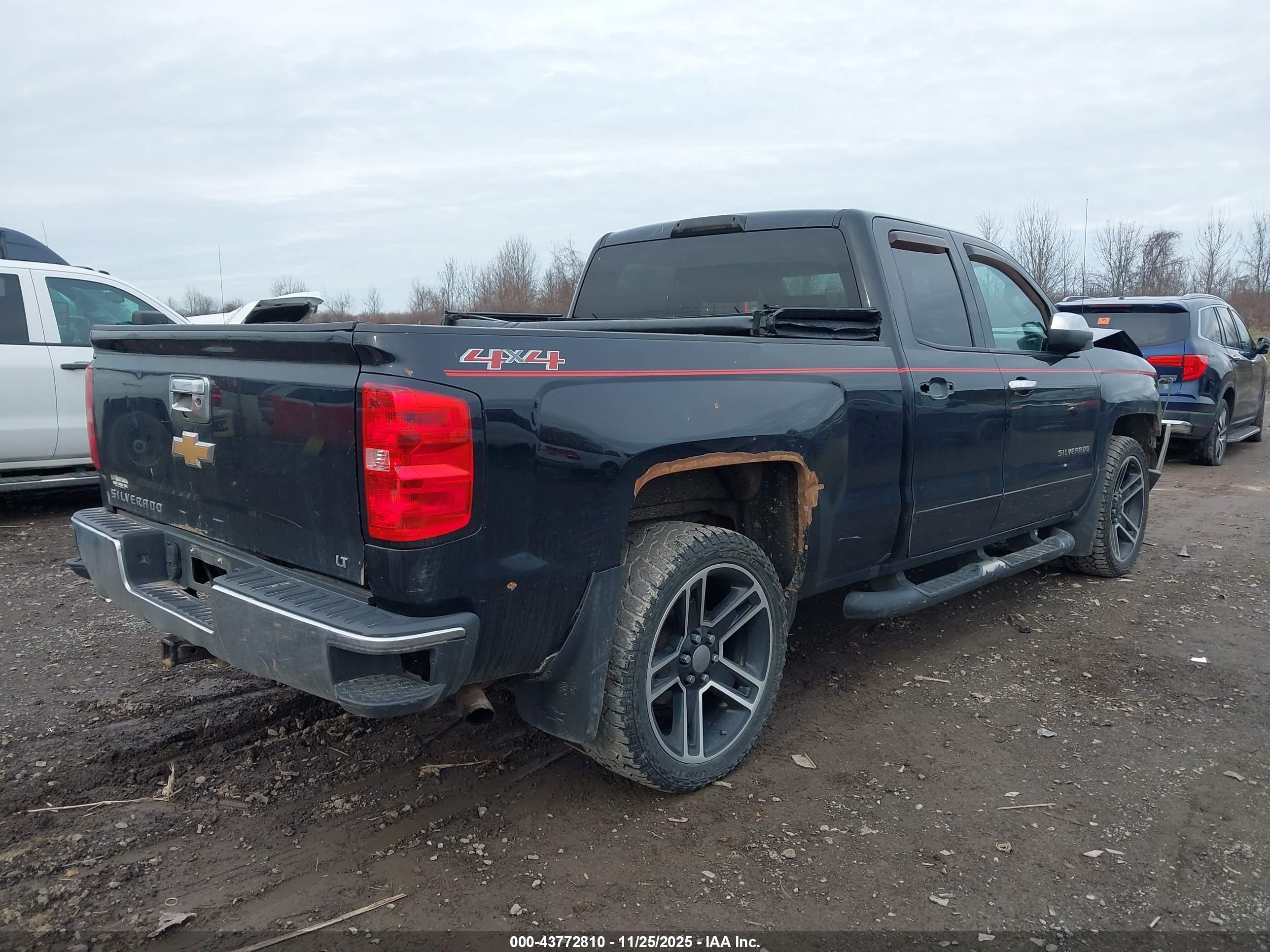 CHEVROLET SILVERADO image 4
