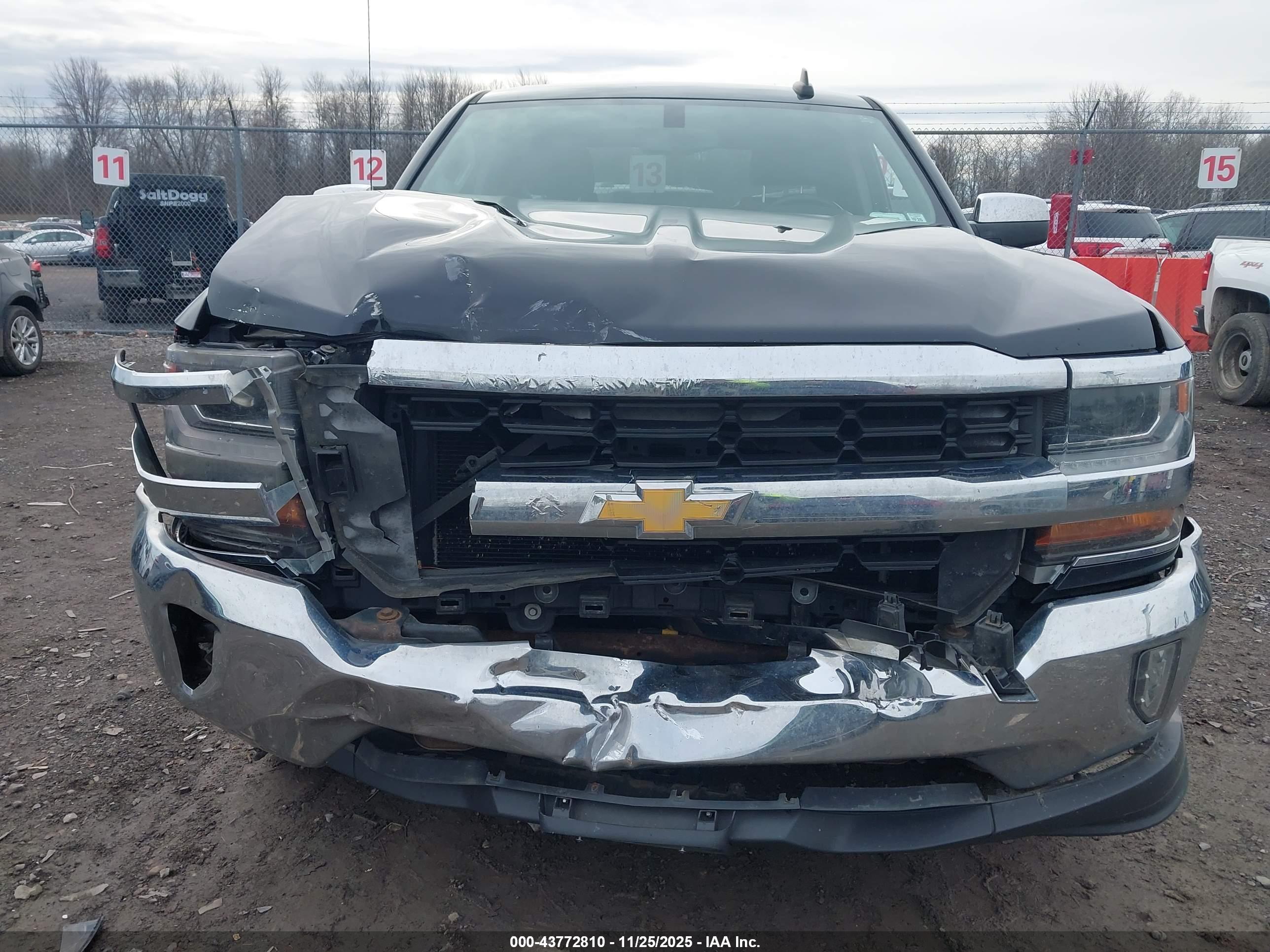 CHEVROLET SILVERADO image 6