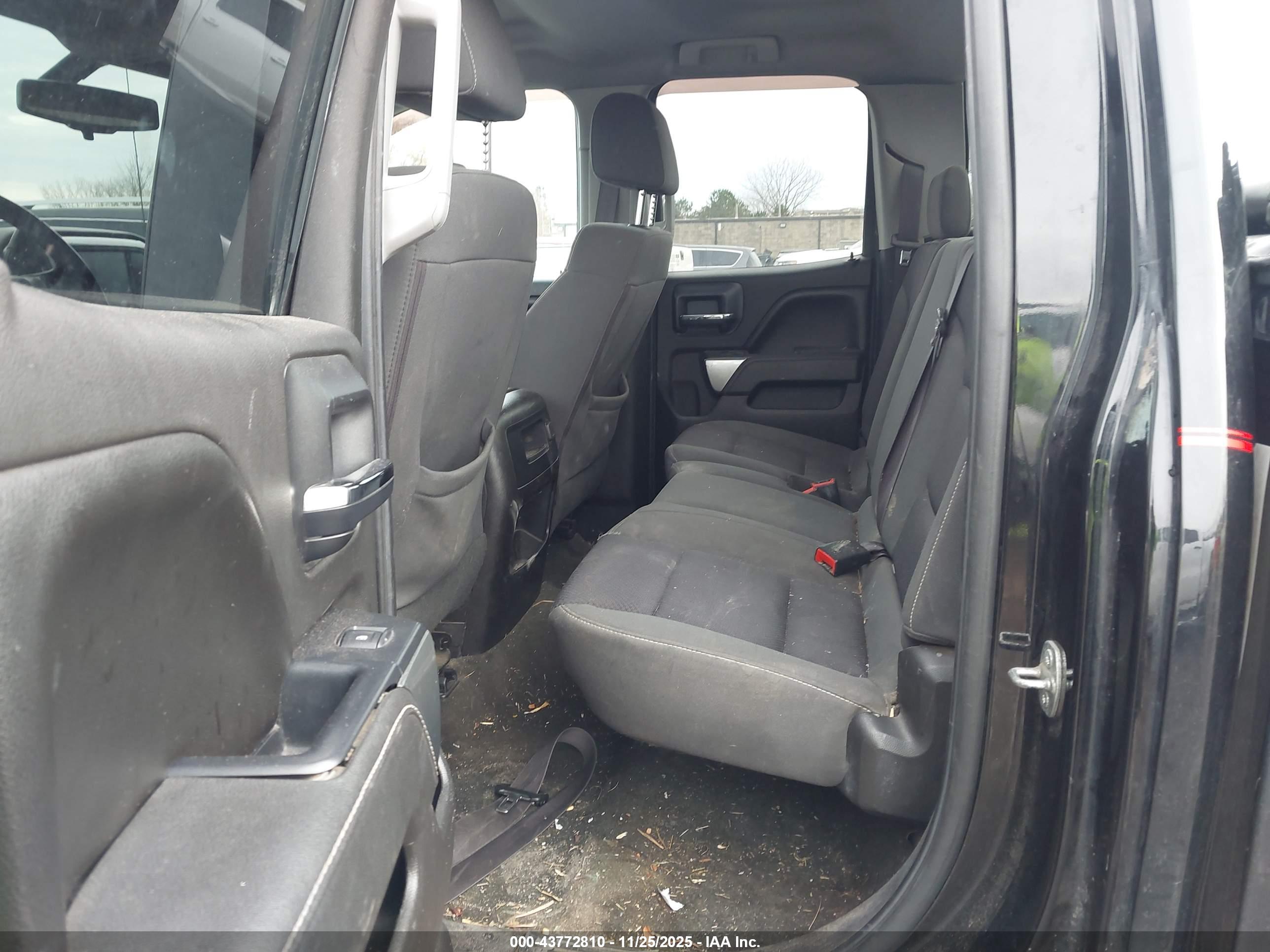 CHEVROLET SILVERADO image 8