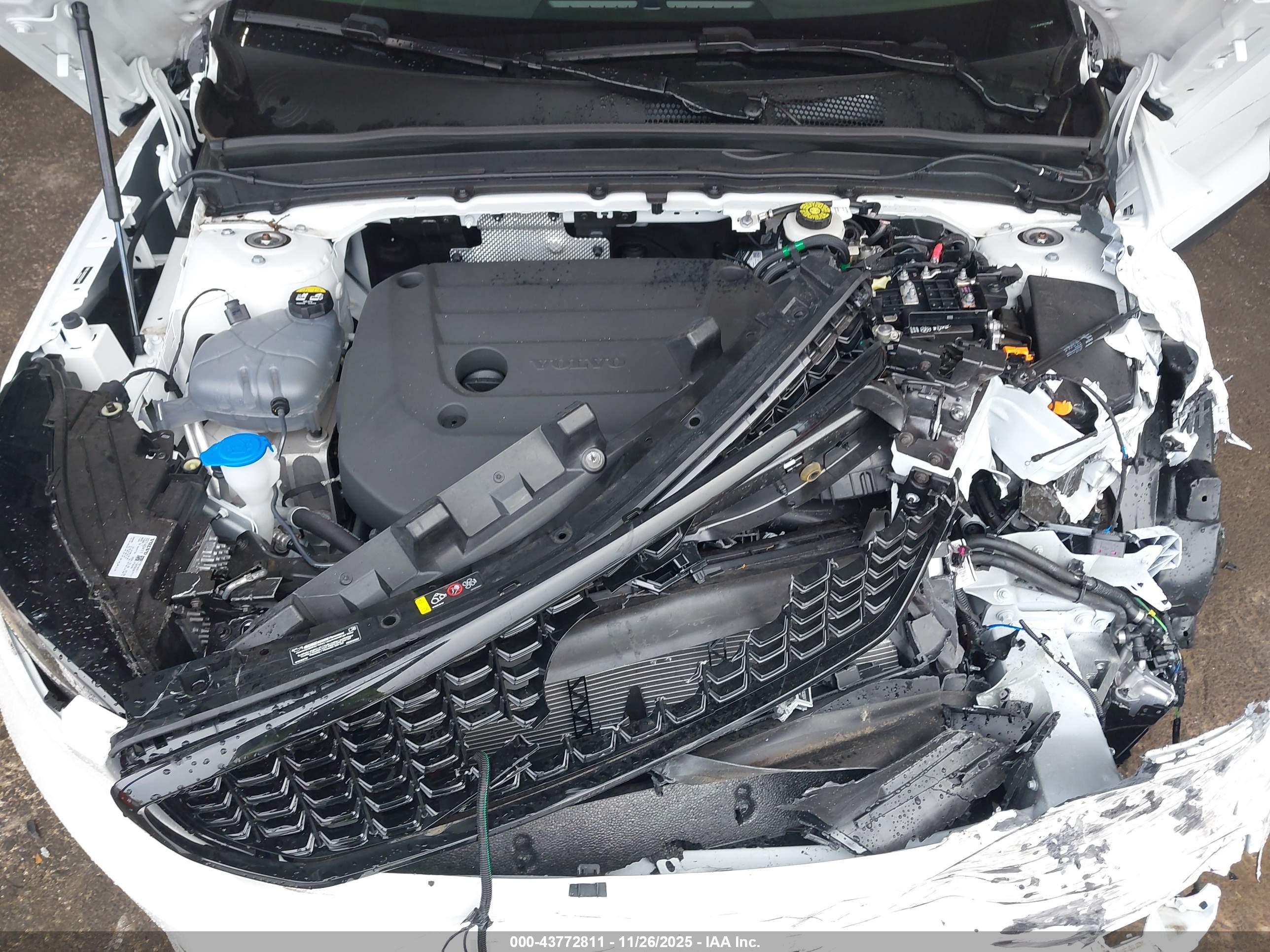VOLVO XC40 image 10
