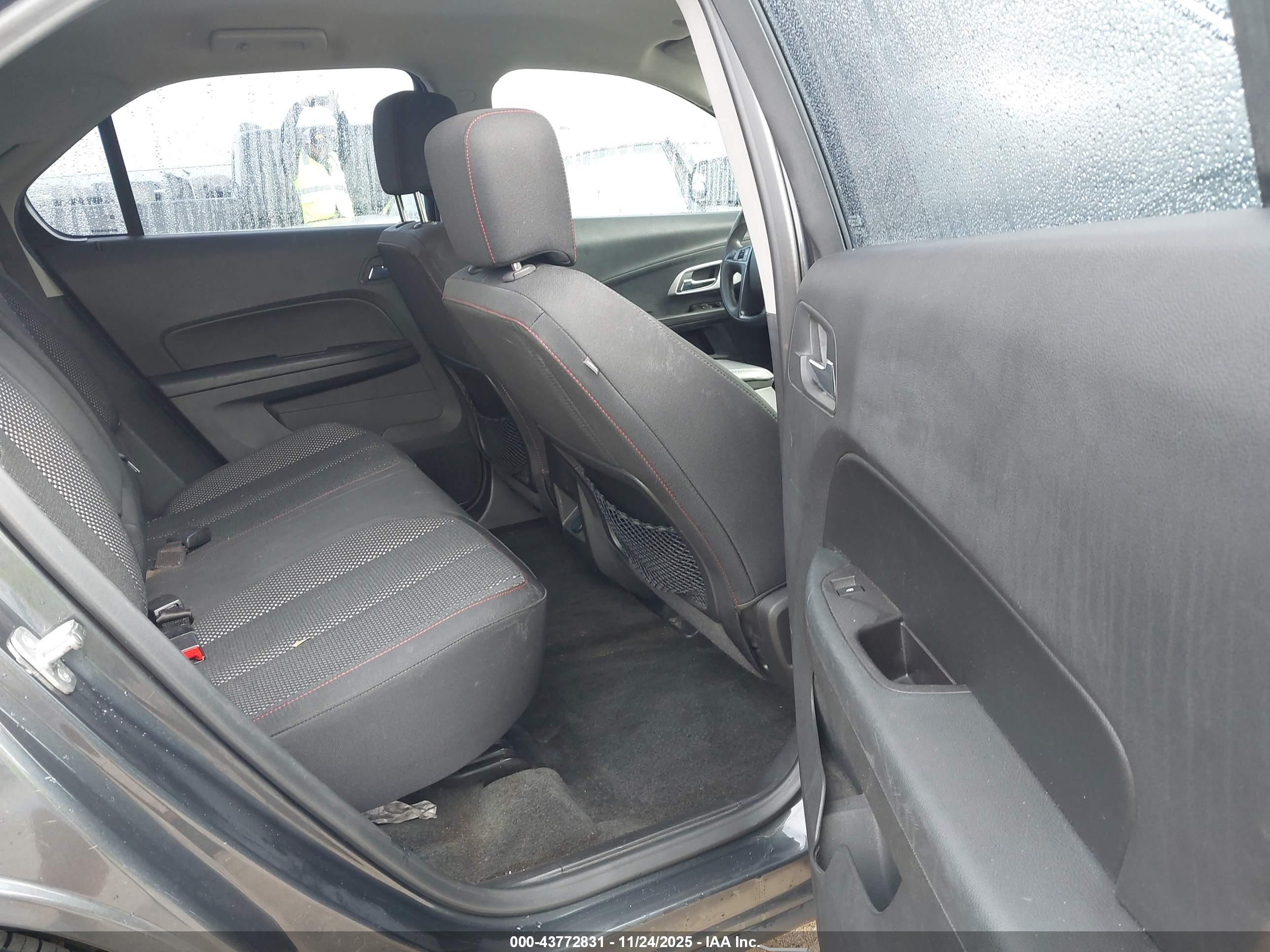 CHEVROLET EQUINOX image 8