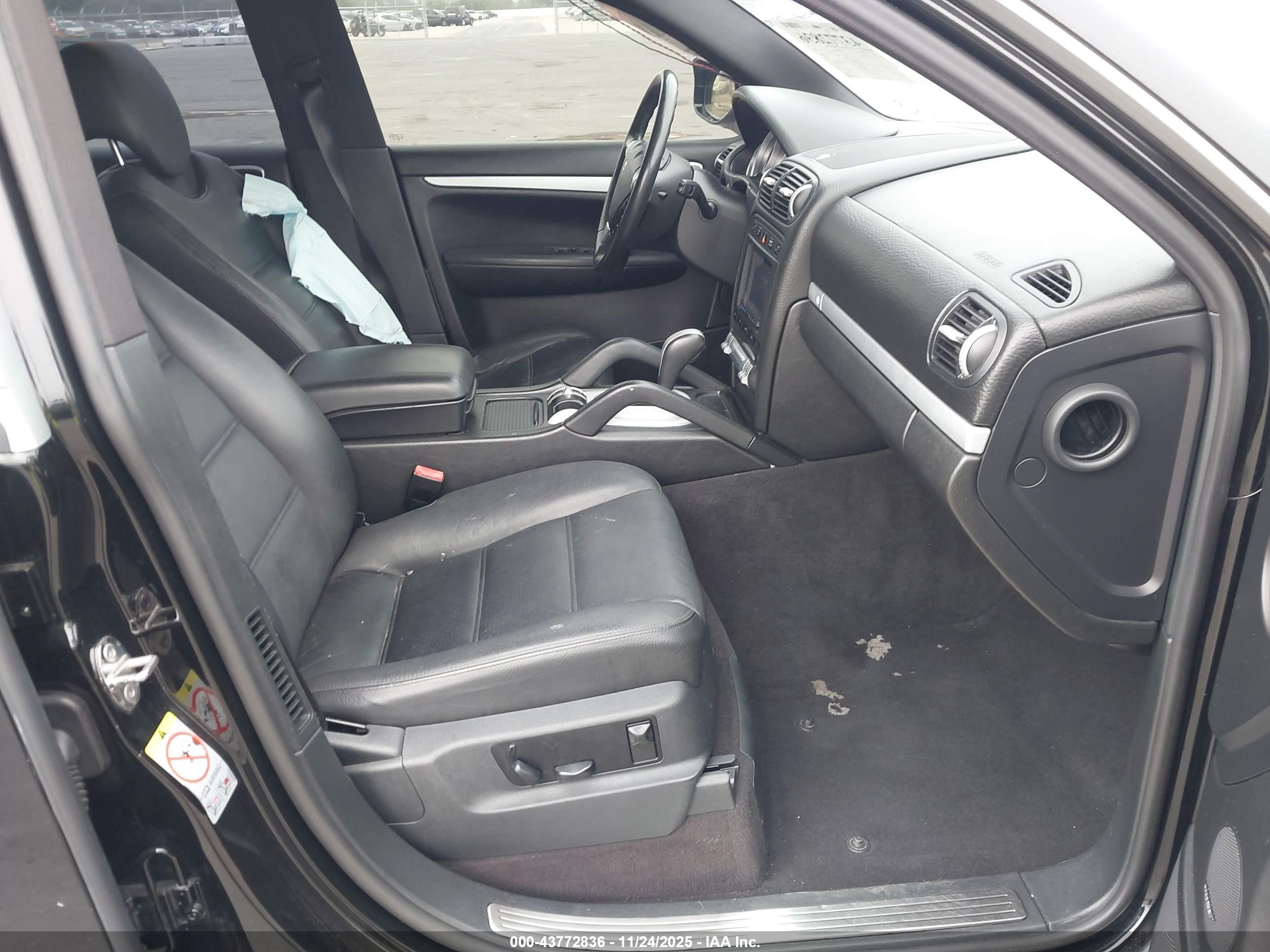 PORSCHE CAYENNE image 5