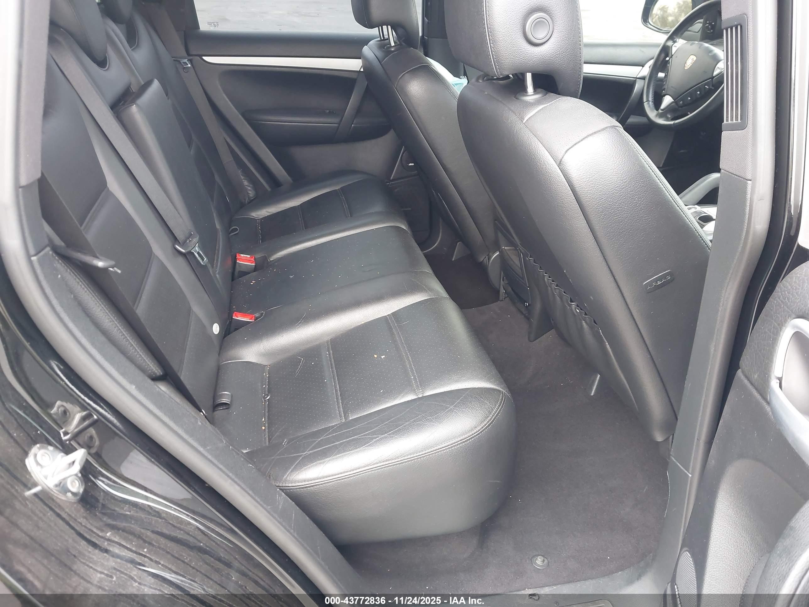 PORSCHE CAYENNE image 8
