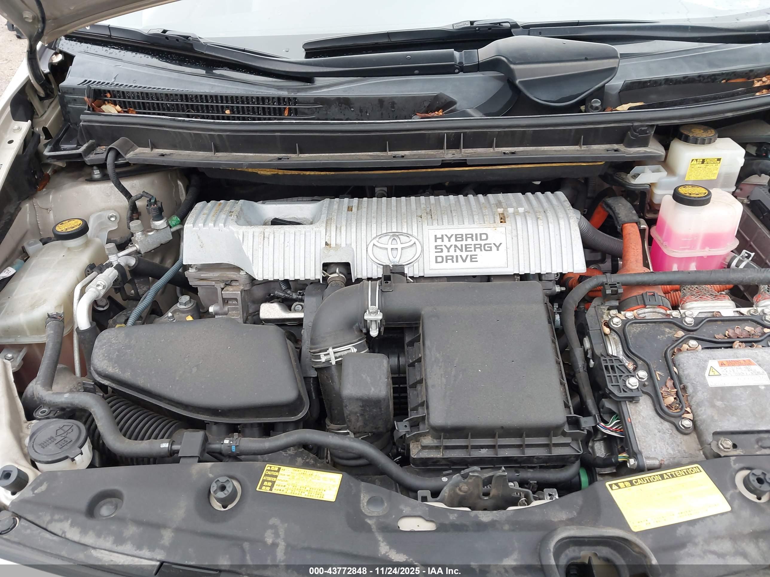 TOYOTA PRIUS image 10