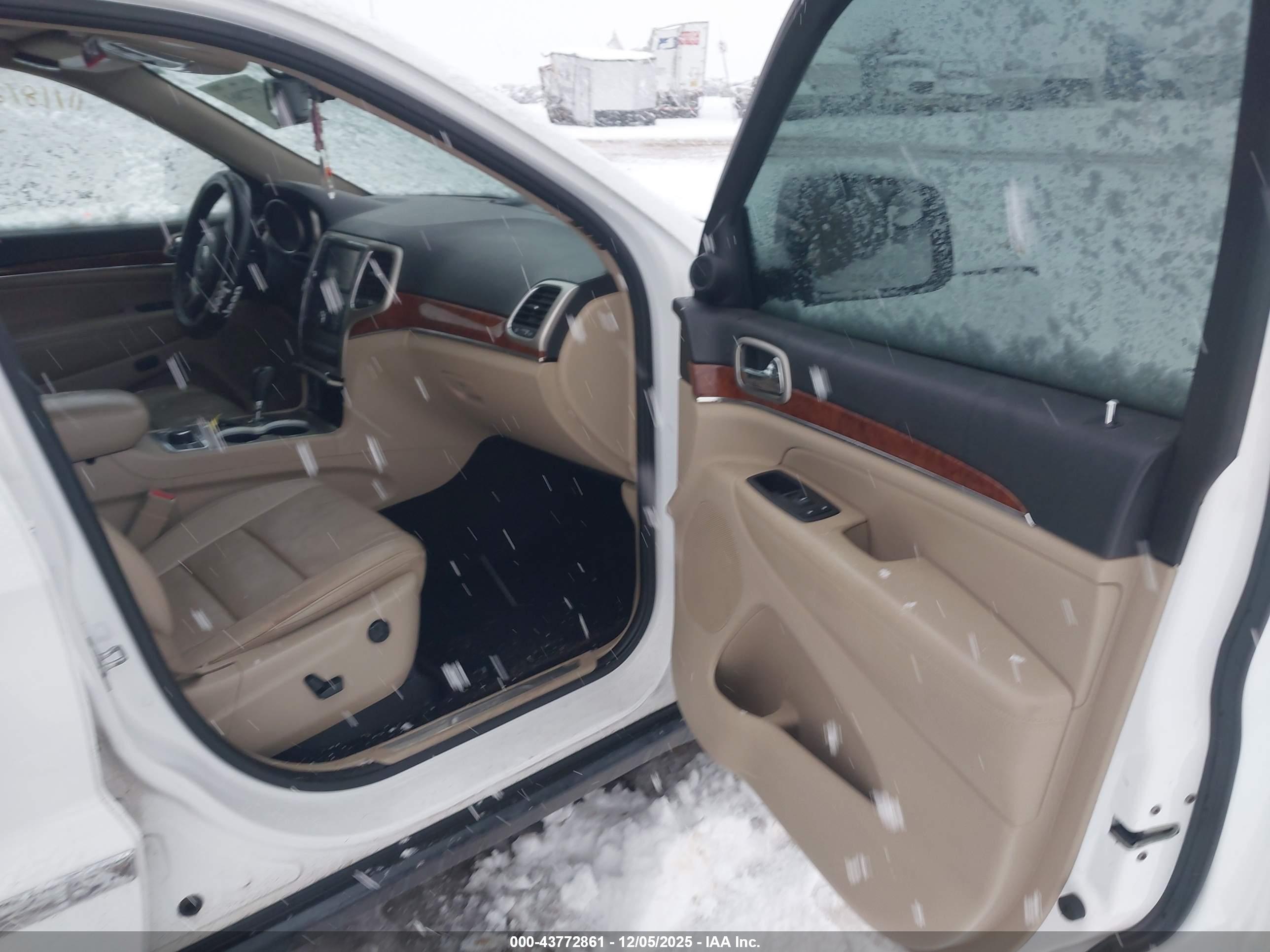 JEEP GRAND image 5