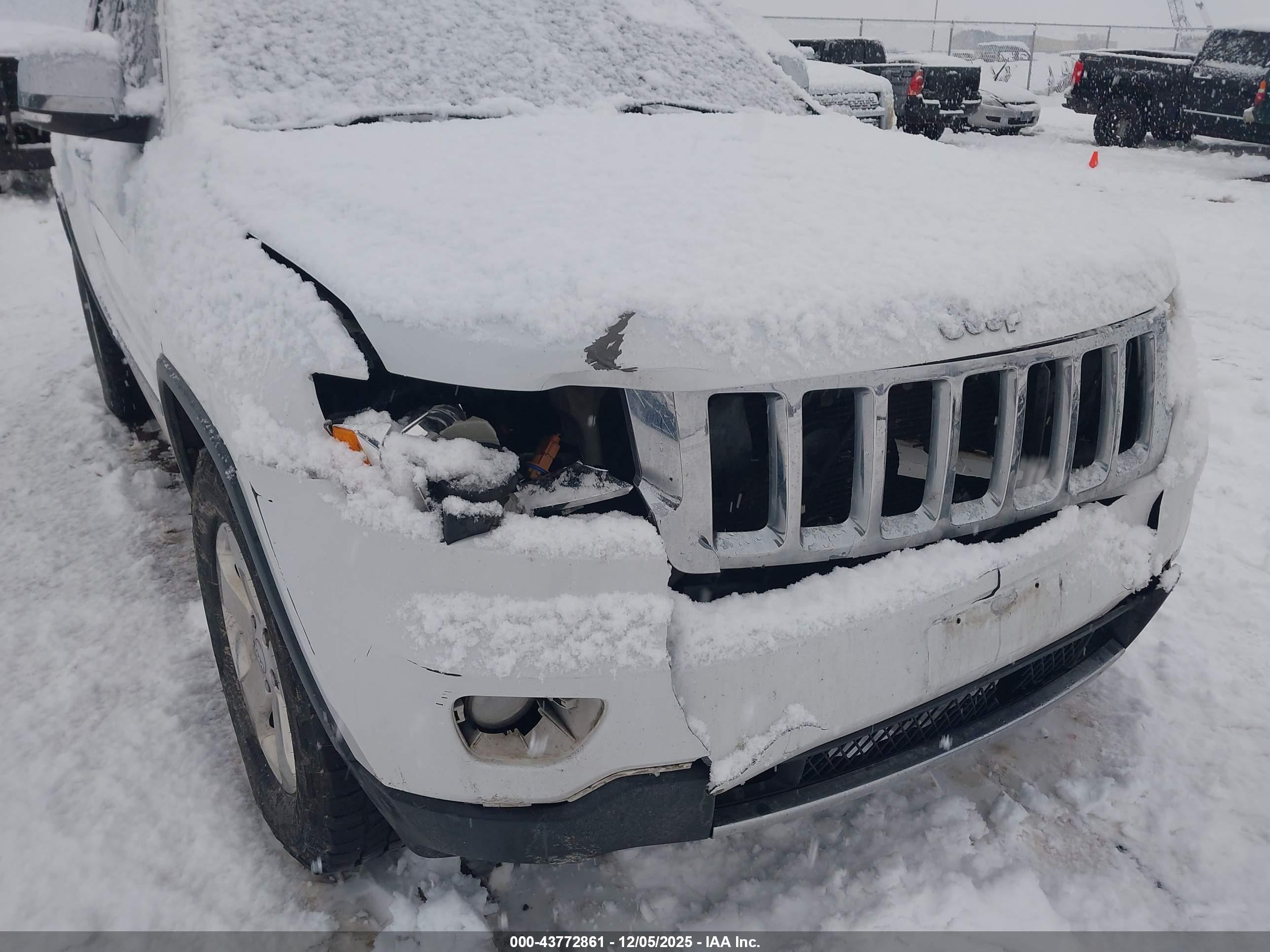 JEEP GRAND image 6