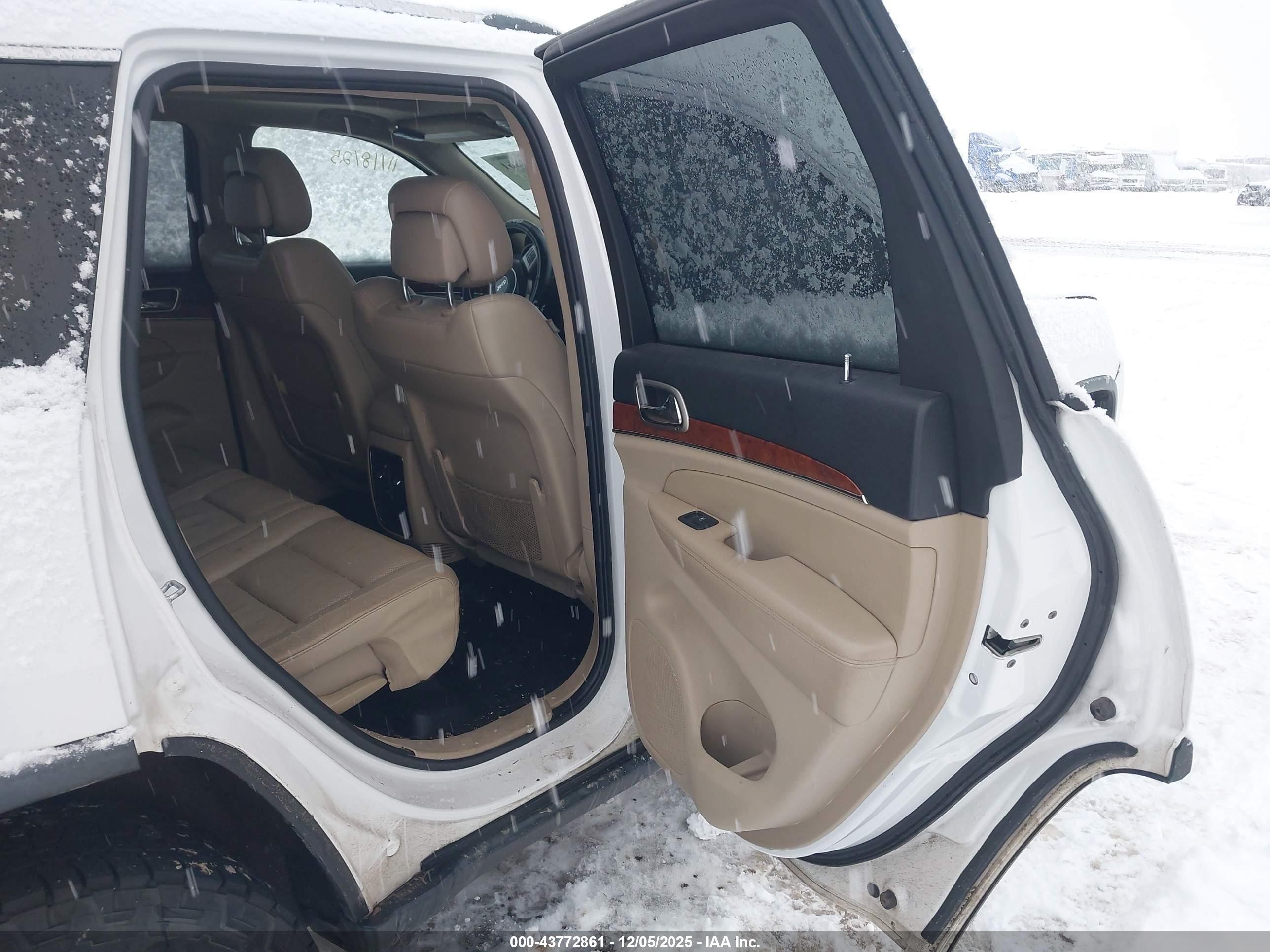 JEEP GRAND image 8