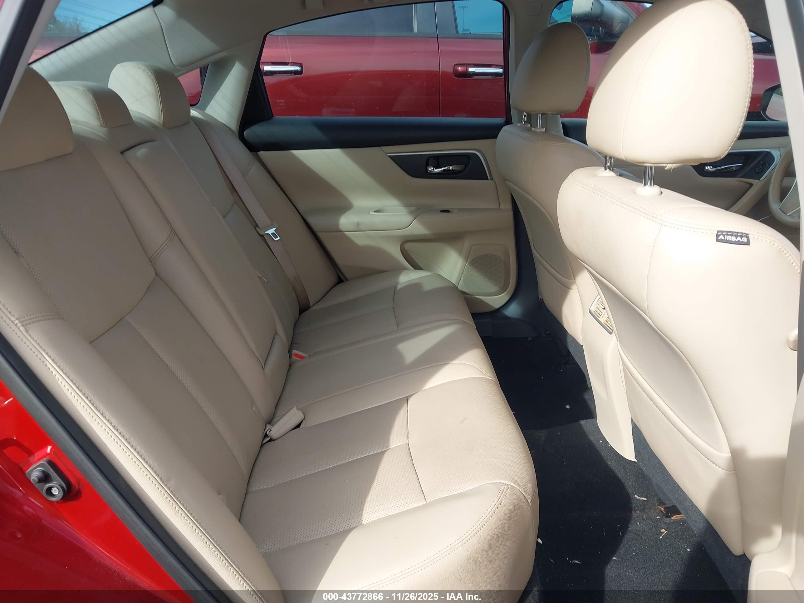 NISSAN ALTIMA image 8