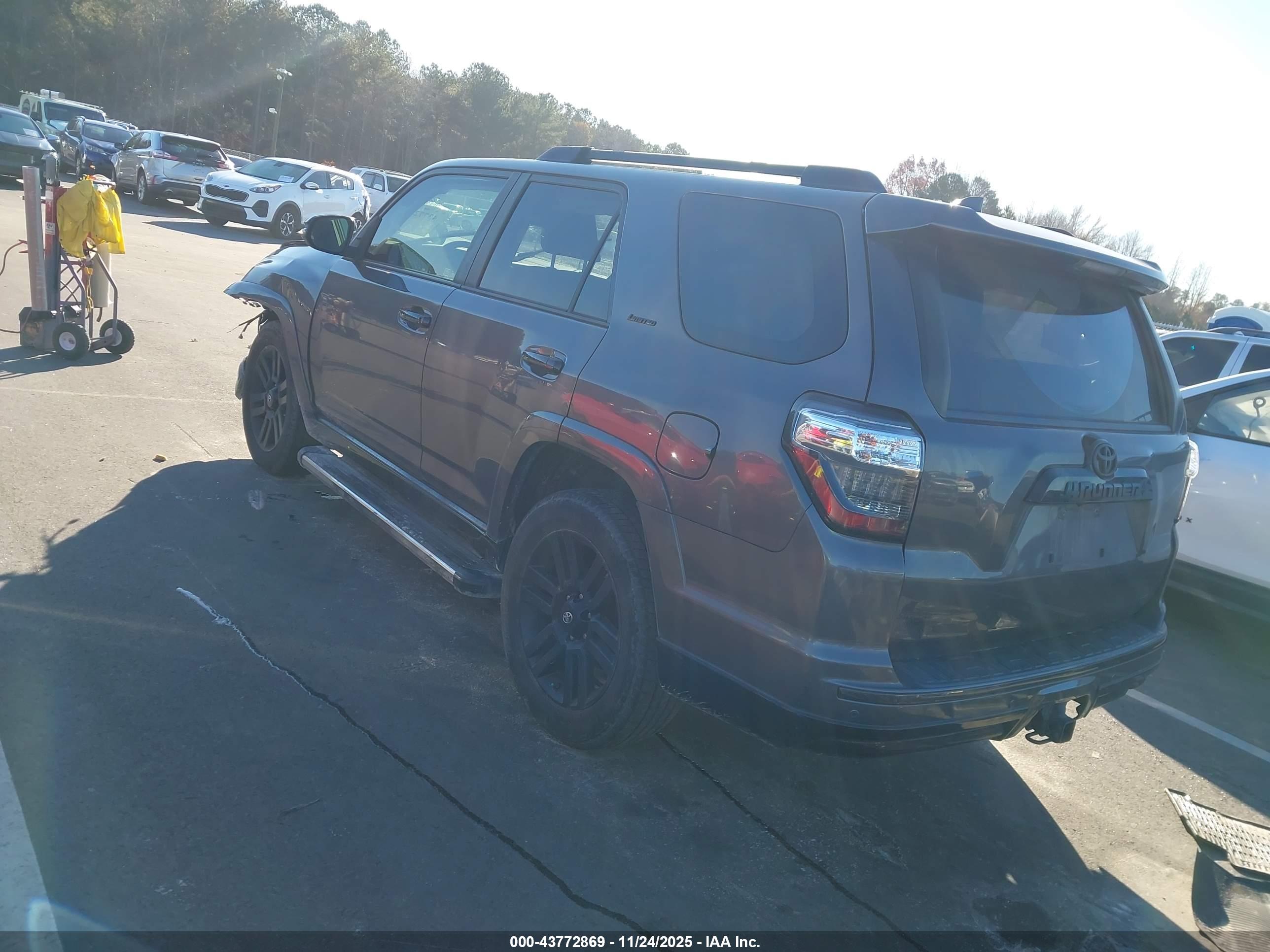 TOYOTA 4RUNNER image 3
