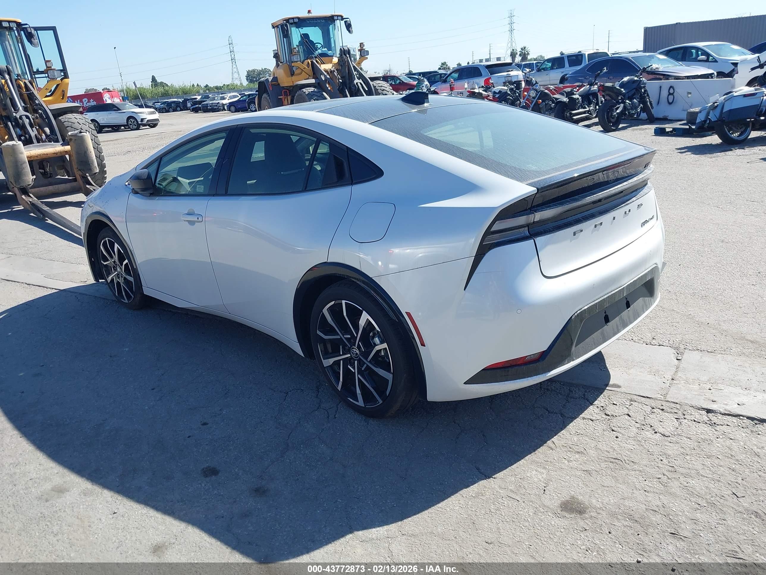 TOYOTA PRIUS image 3