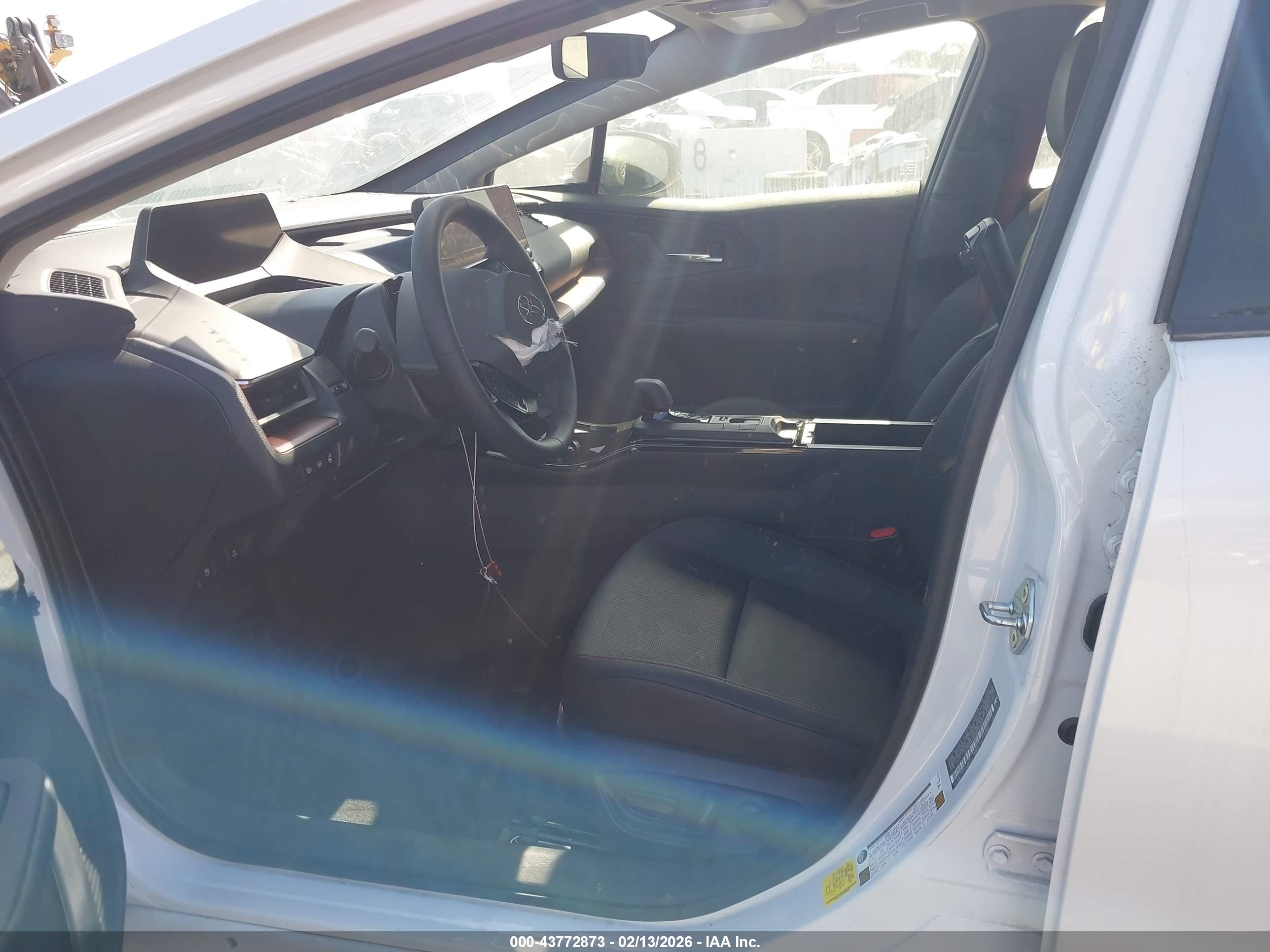 TOYOTA PRIUS image 5