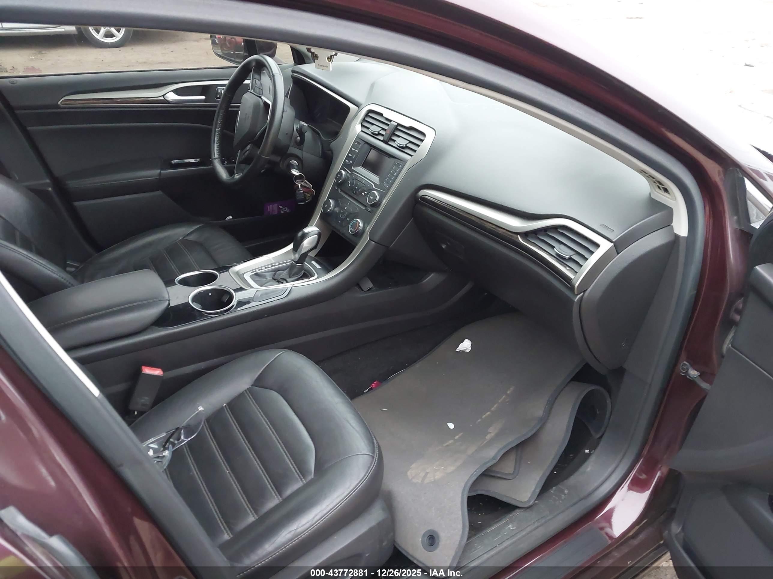 FORD FUSION image 5