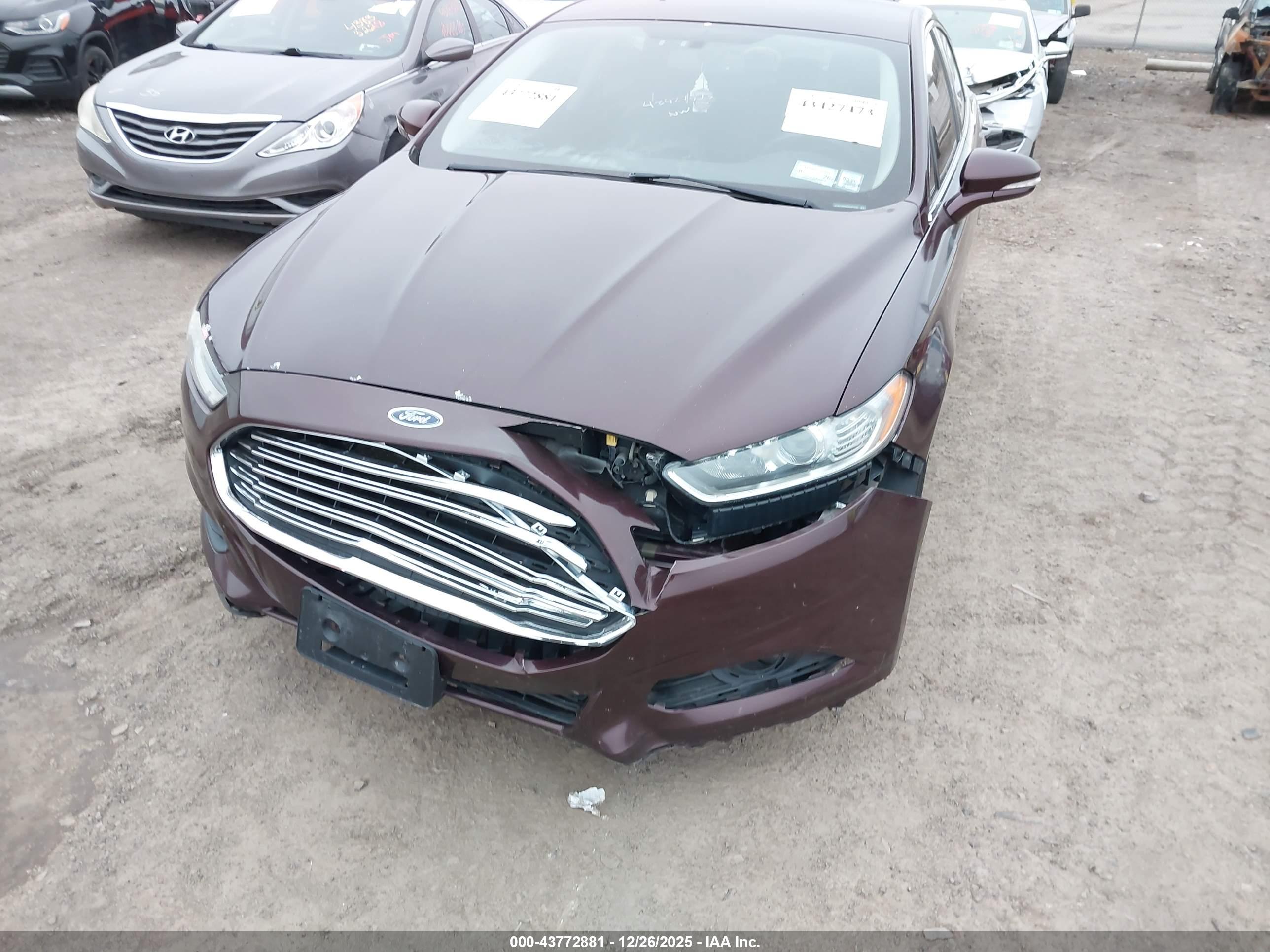 FORD FUSION image 6