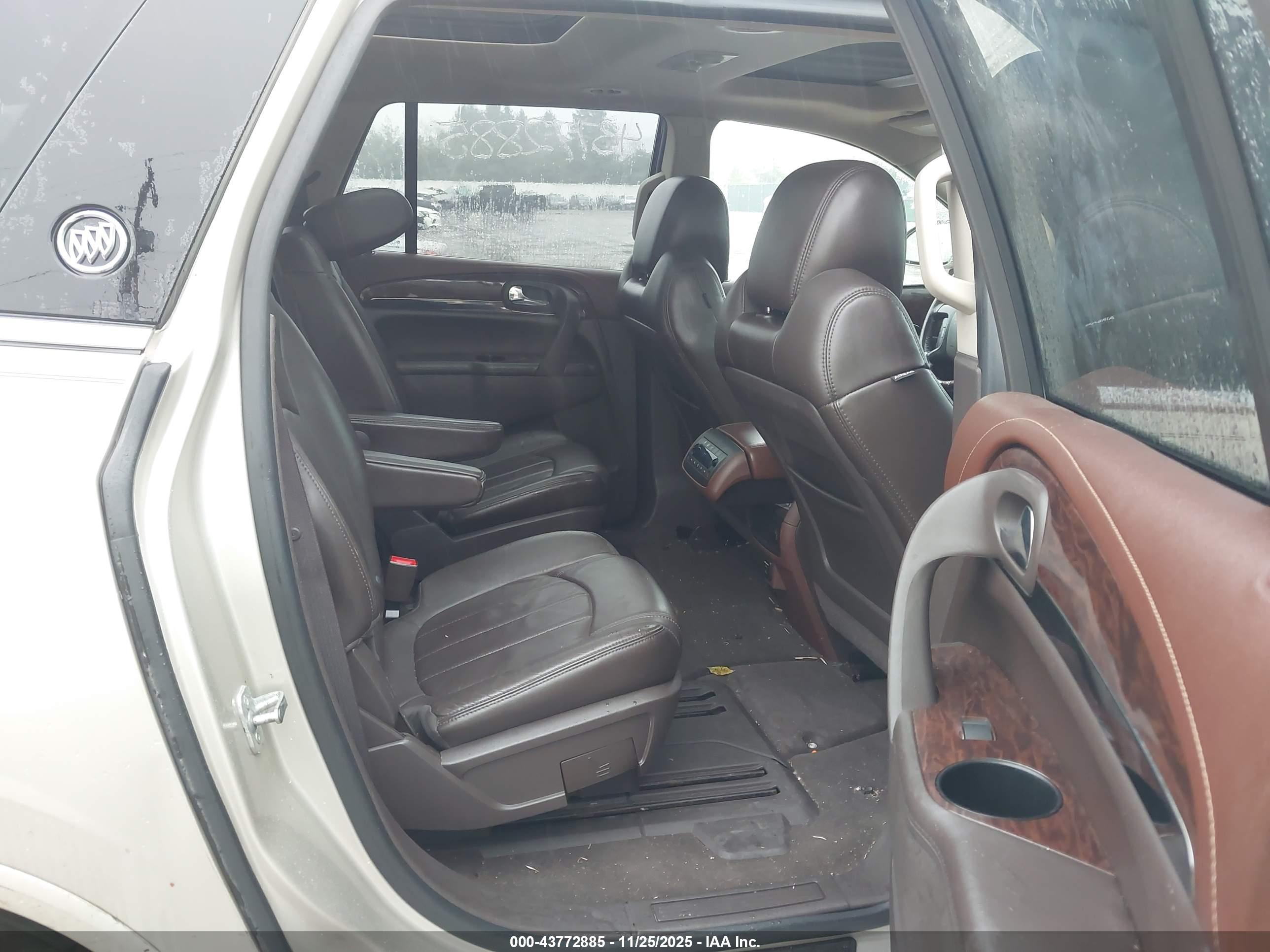 BUICK ENCLAVE image 8