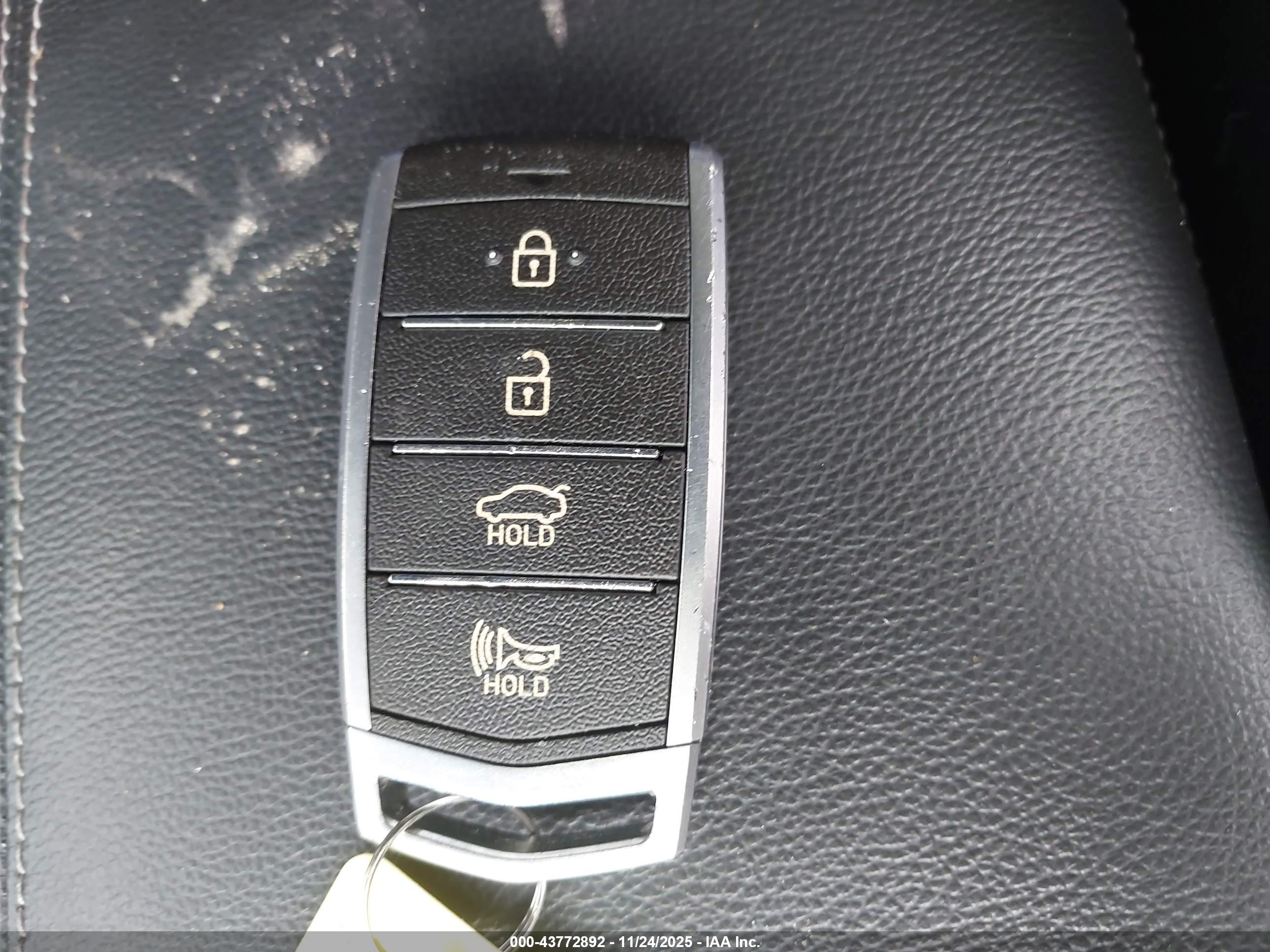 GENESIS G70 image 11