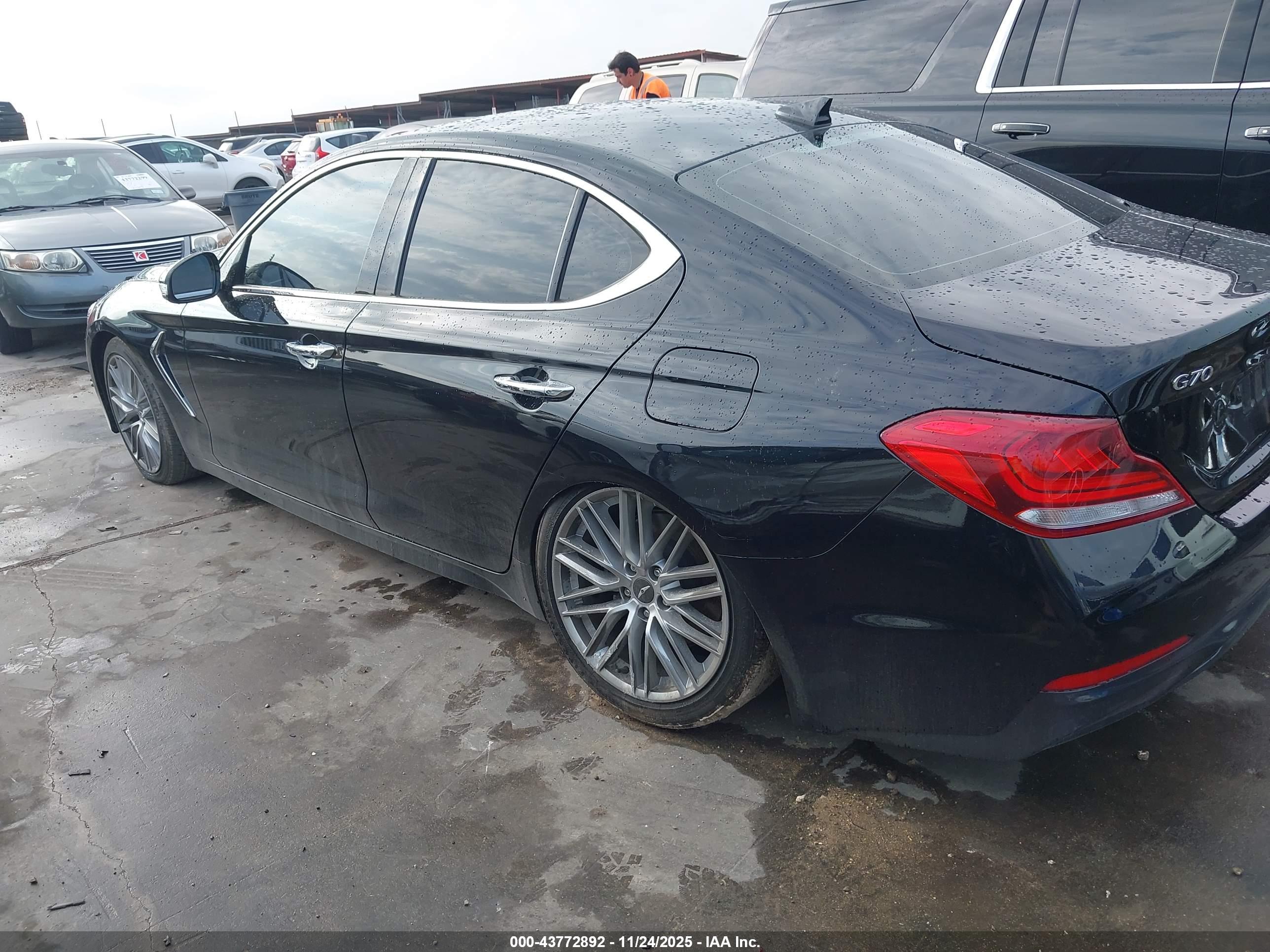 GENESIS G70 image 3