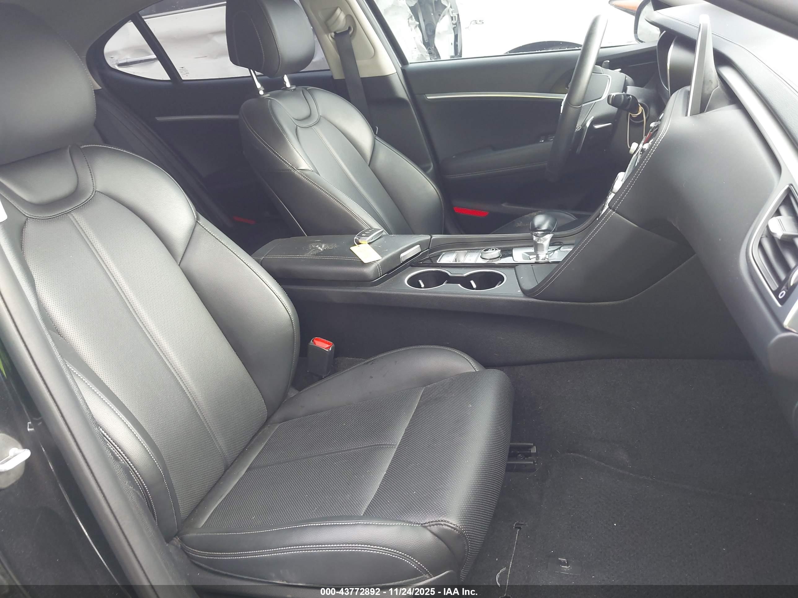 GENESIS G70 image 5