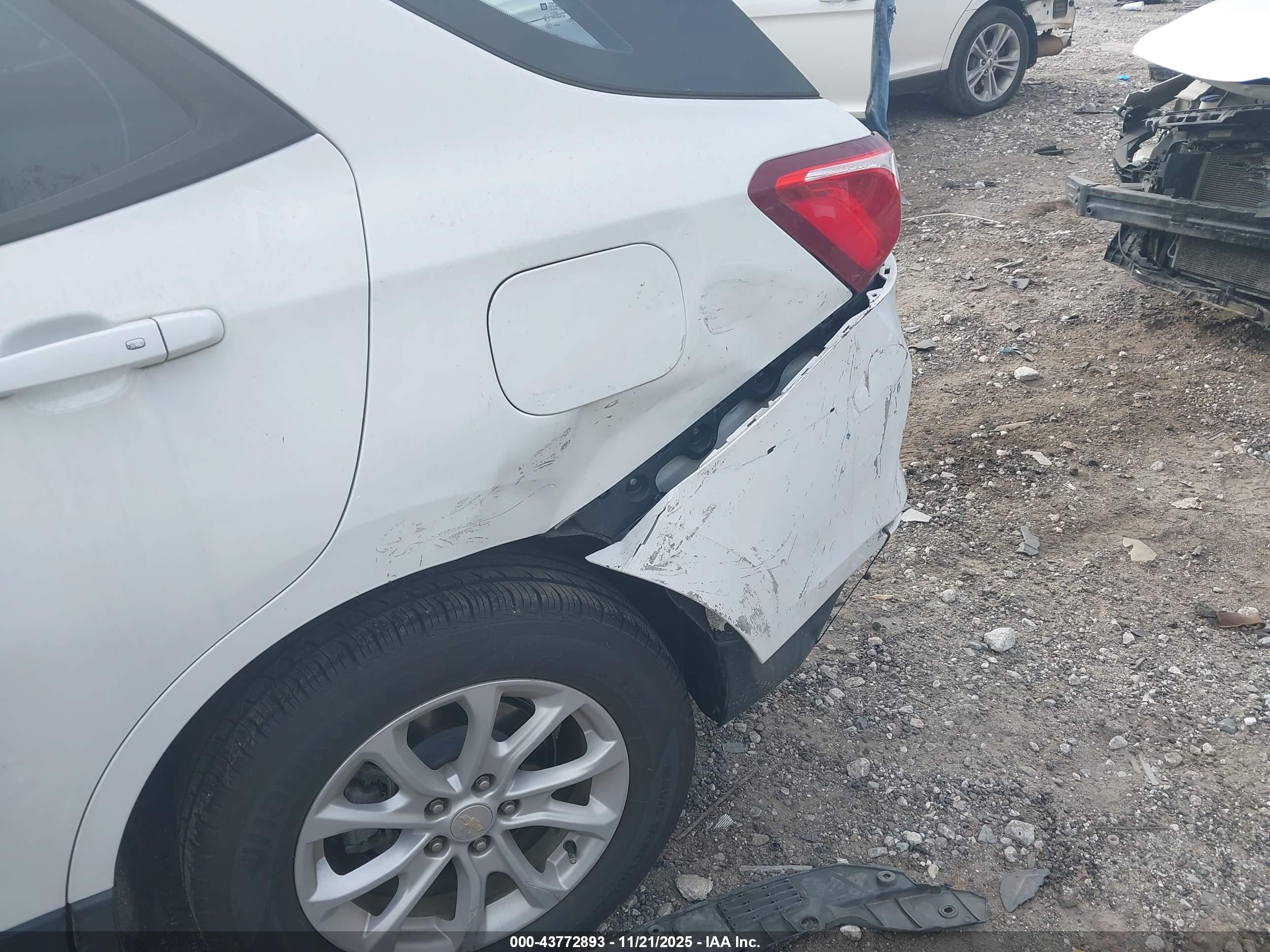CHEVROLET EQUINOX image 6