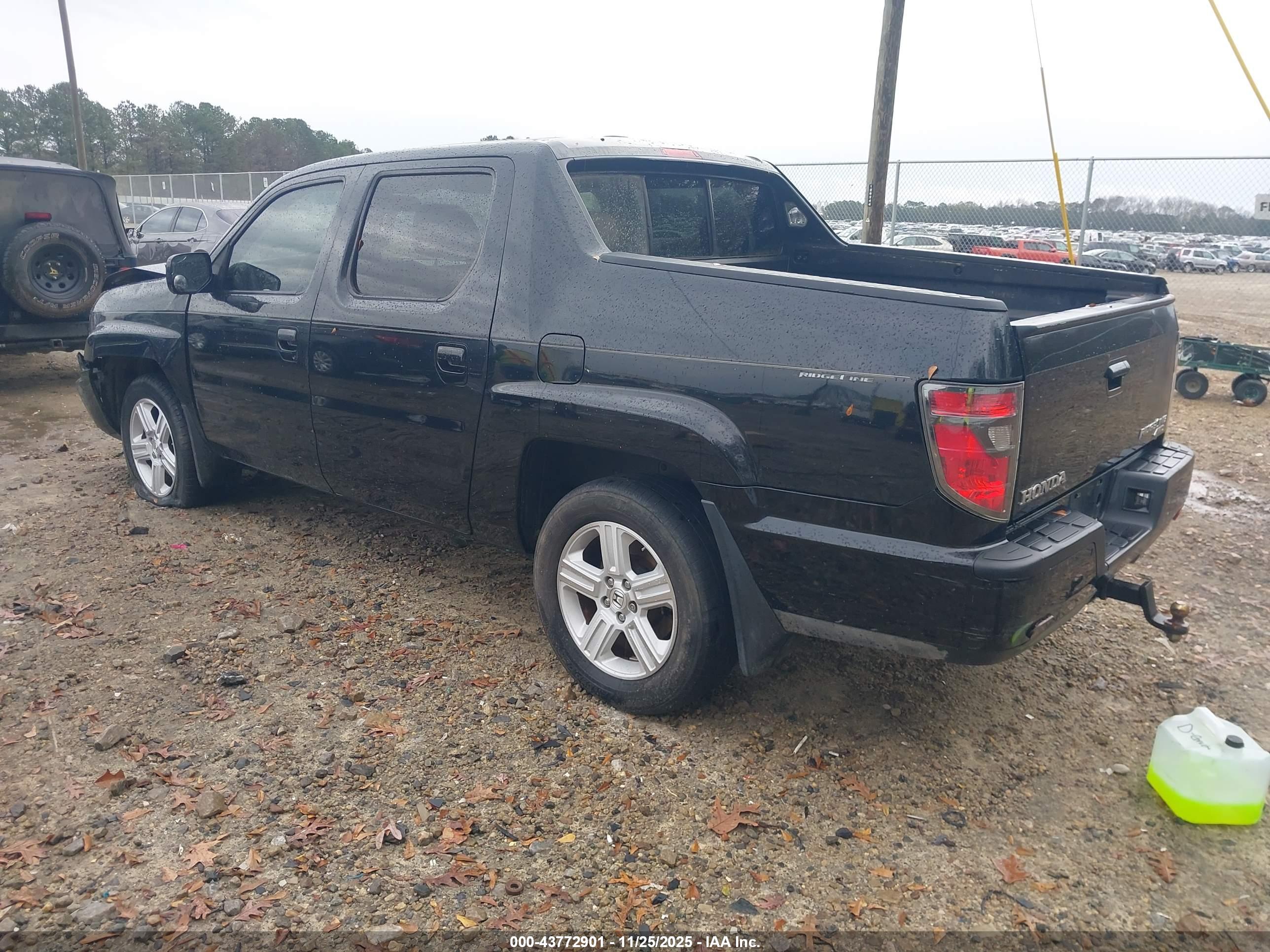 HONDA RIDGELINE image 3
