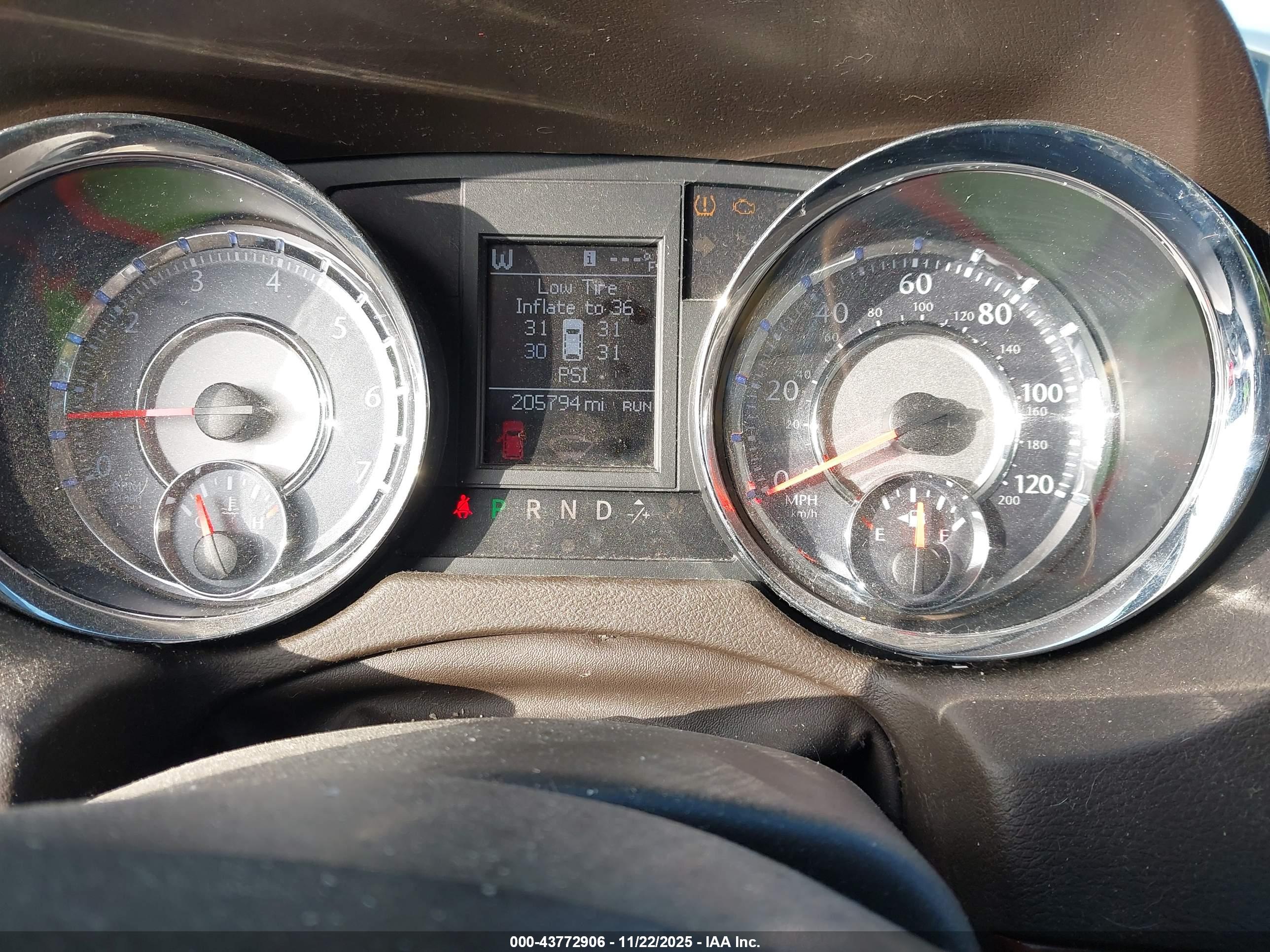 CHRYSLER TOWN image 7