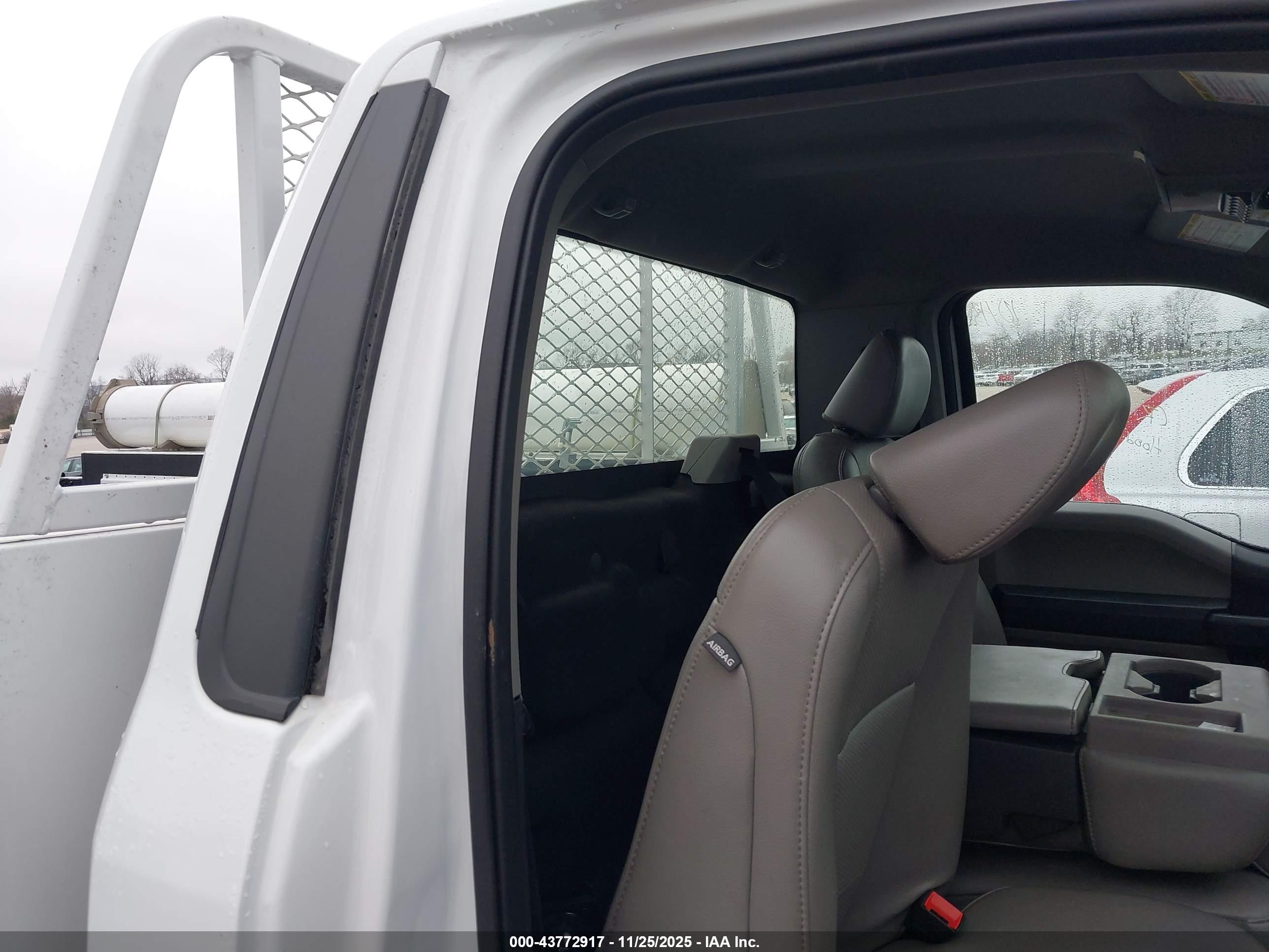 FORD F-250 image 8