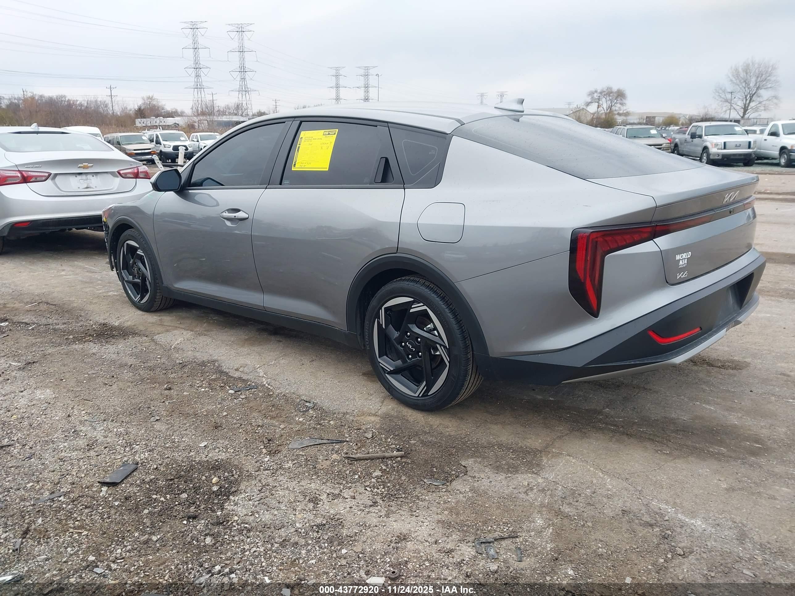 KIA K4 image 3