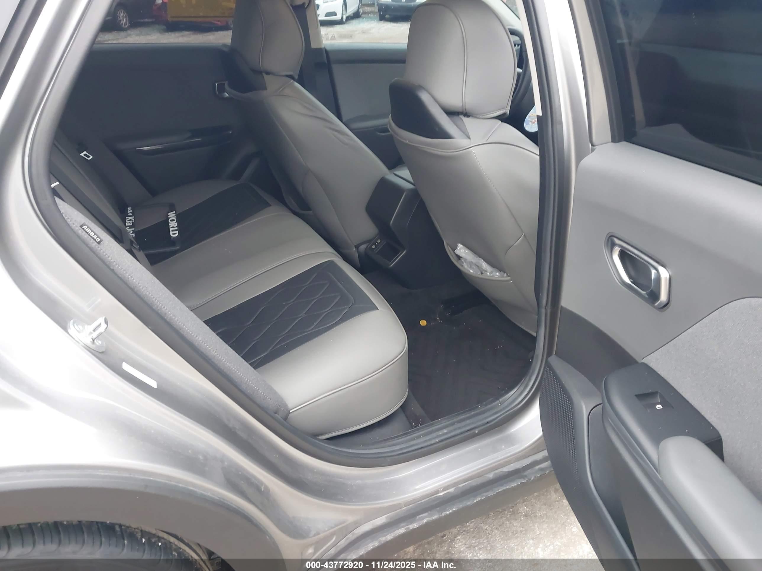 KIA K4 image 8