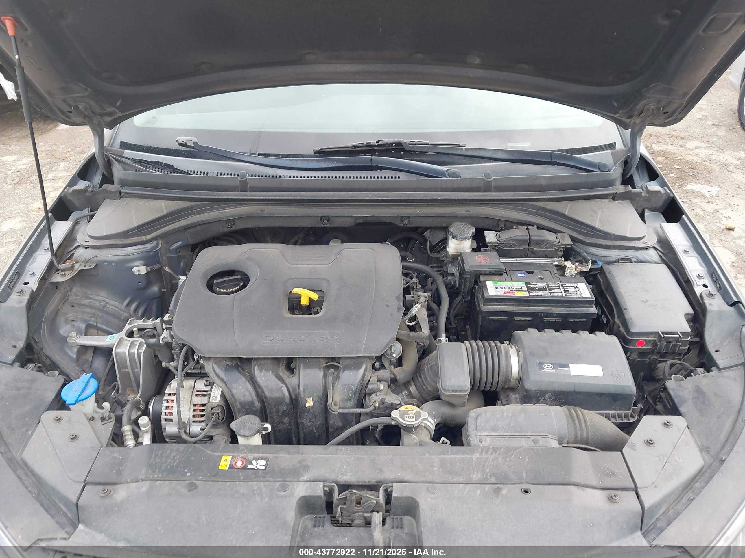 HYUNDAI ELANTRA image 10