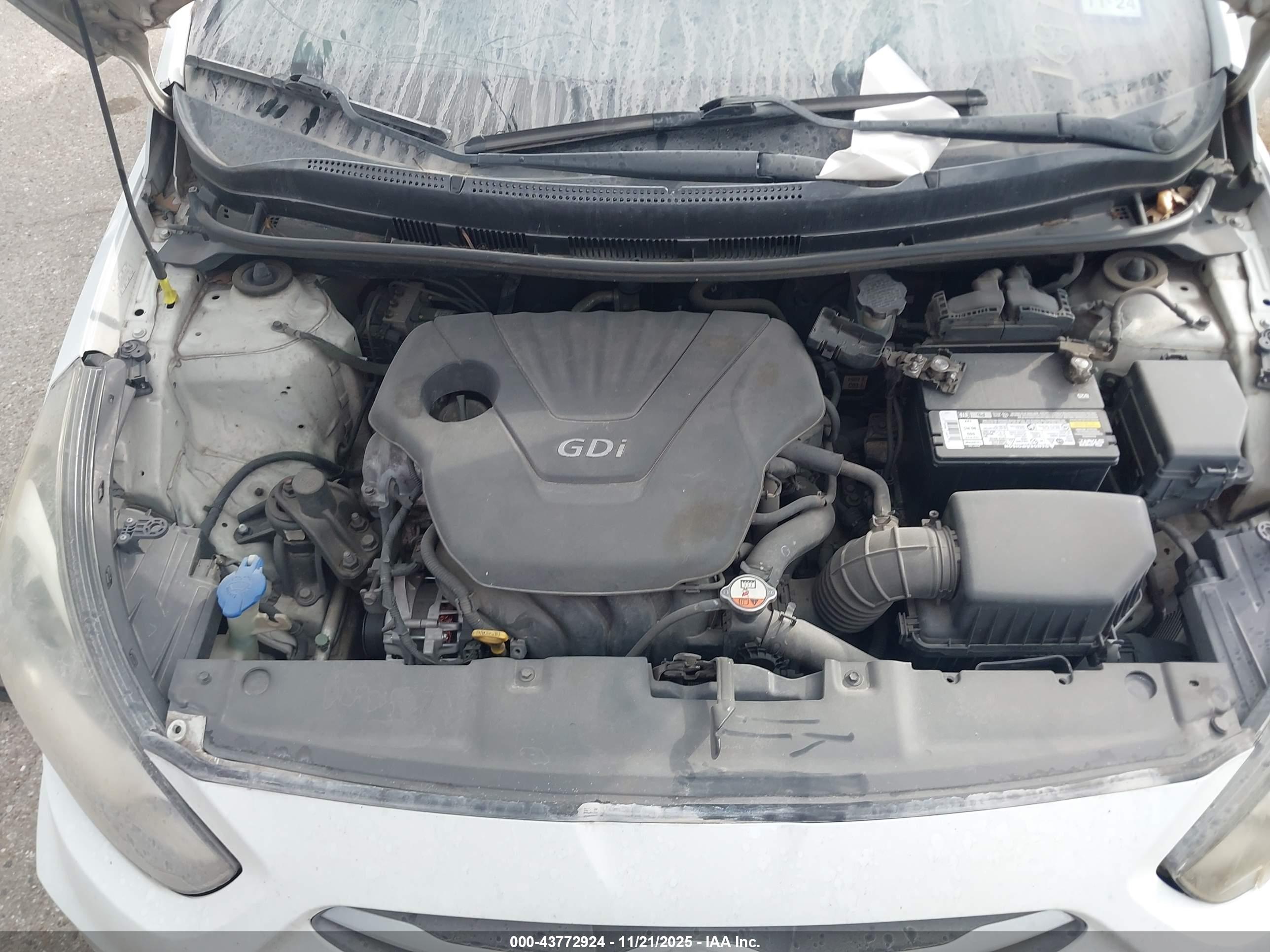 HYUNDAI ACCENT image 10