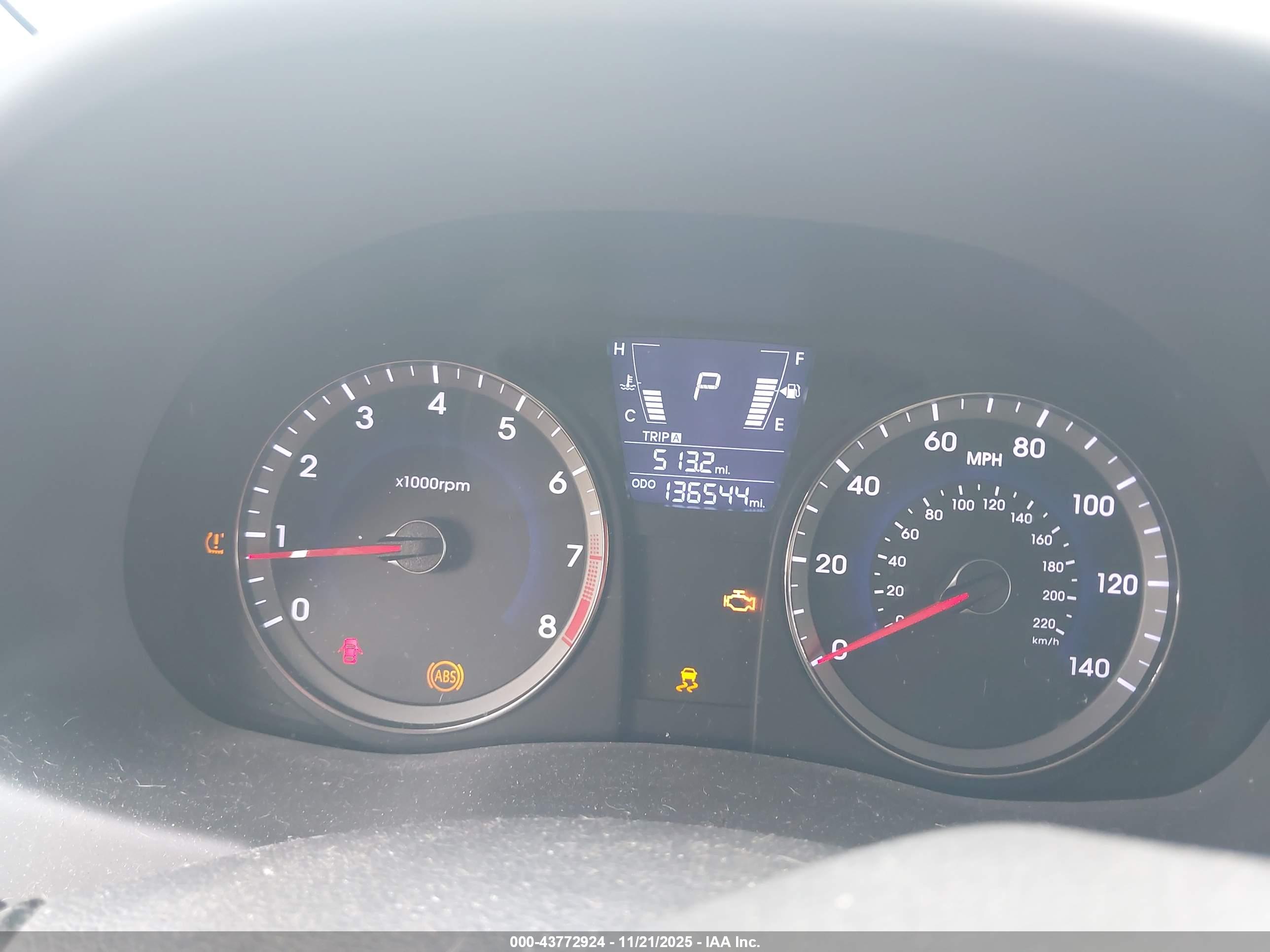 HYUNDAI ACCENT image 7