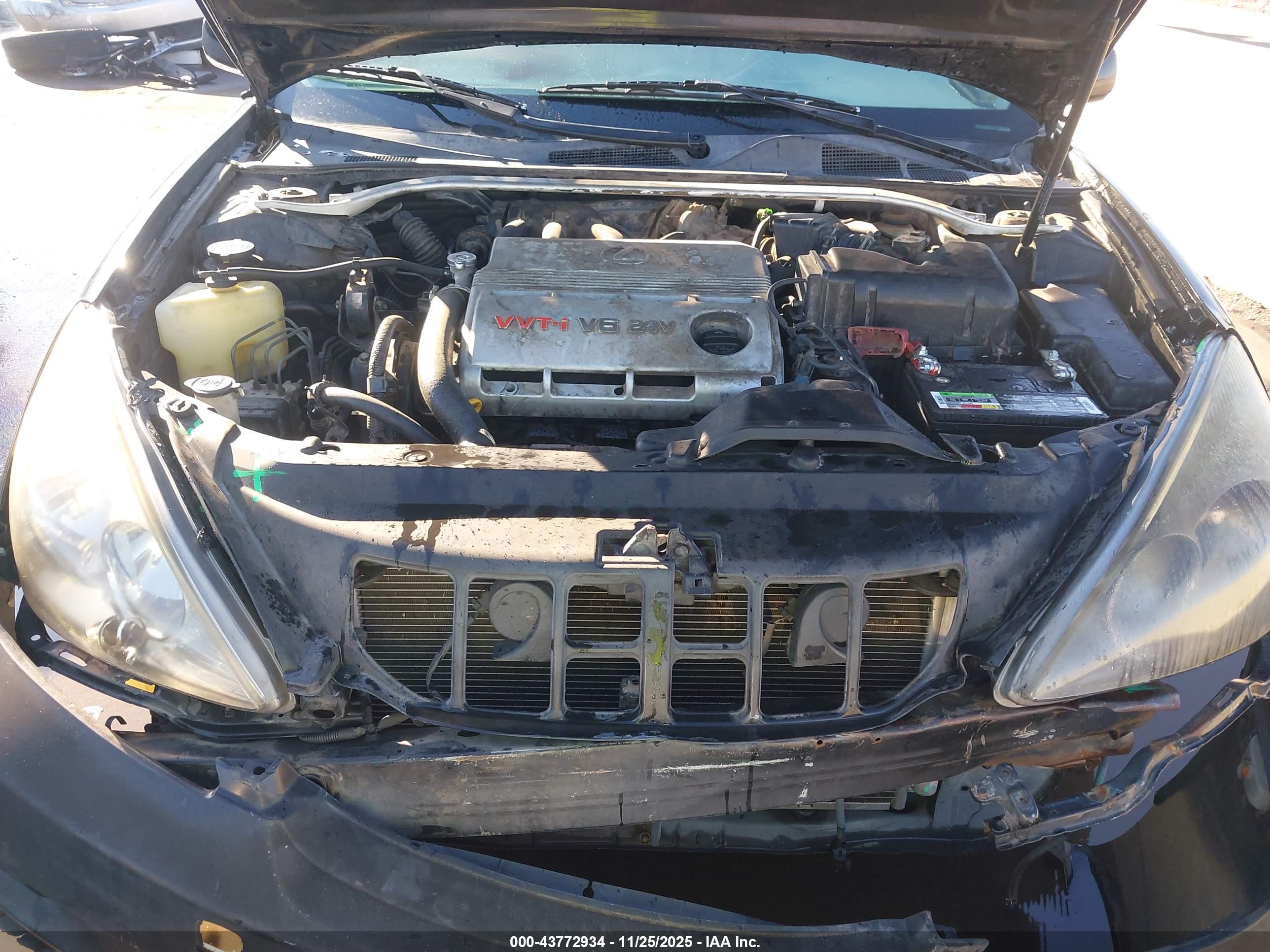LEXUS ES image 10