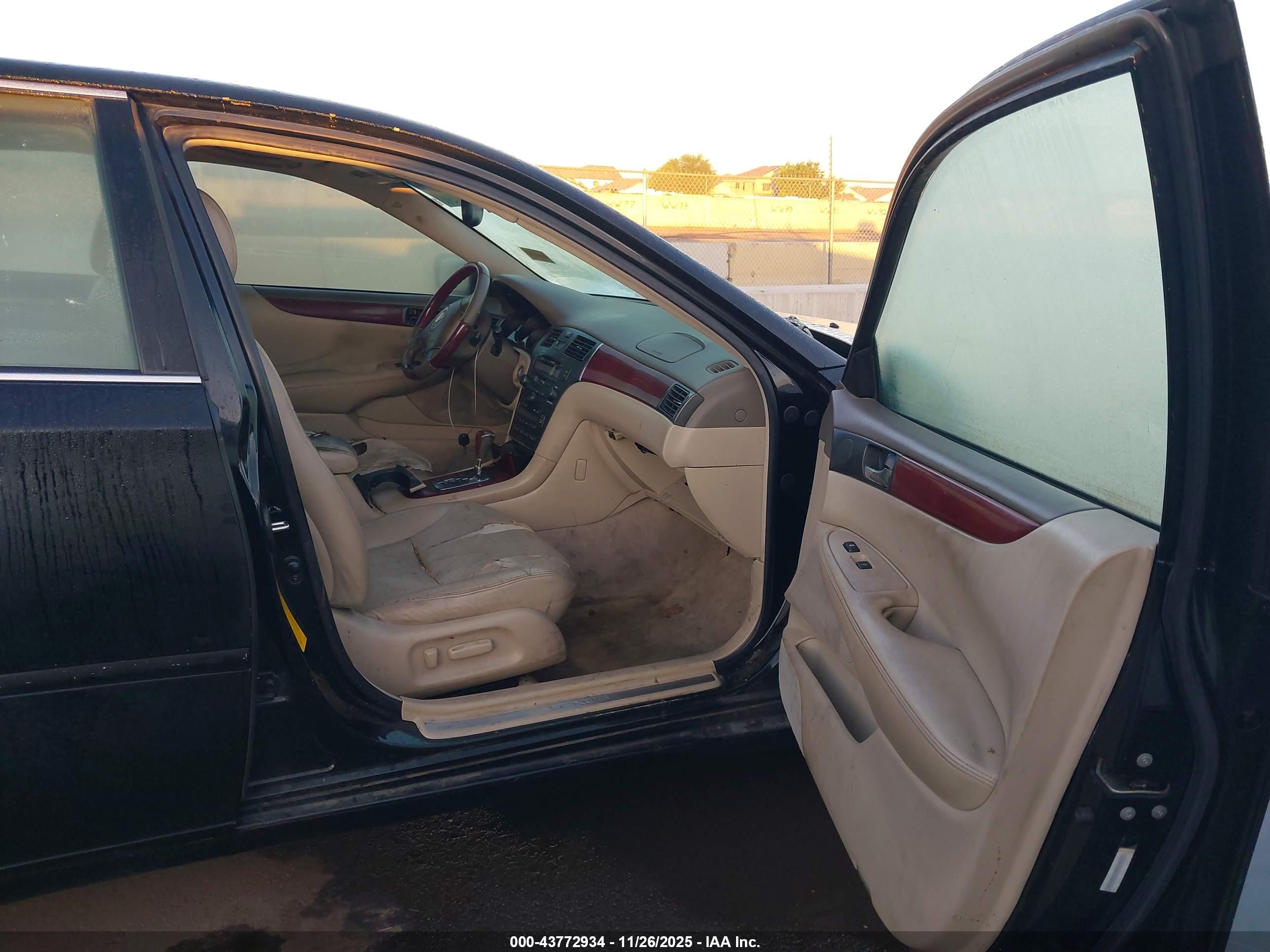 LEXUS ES image 5