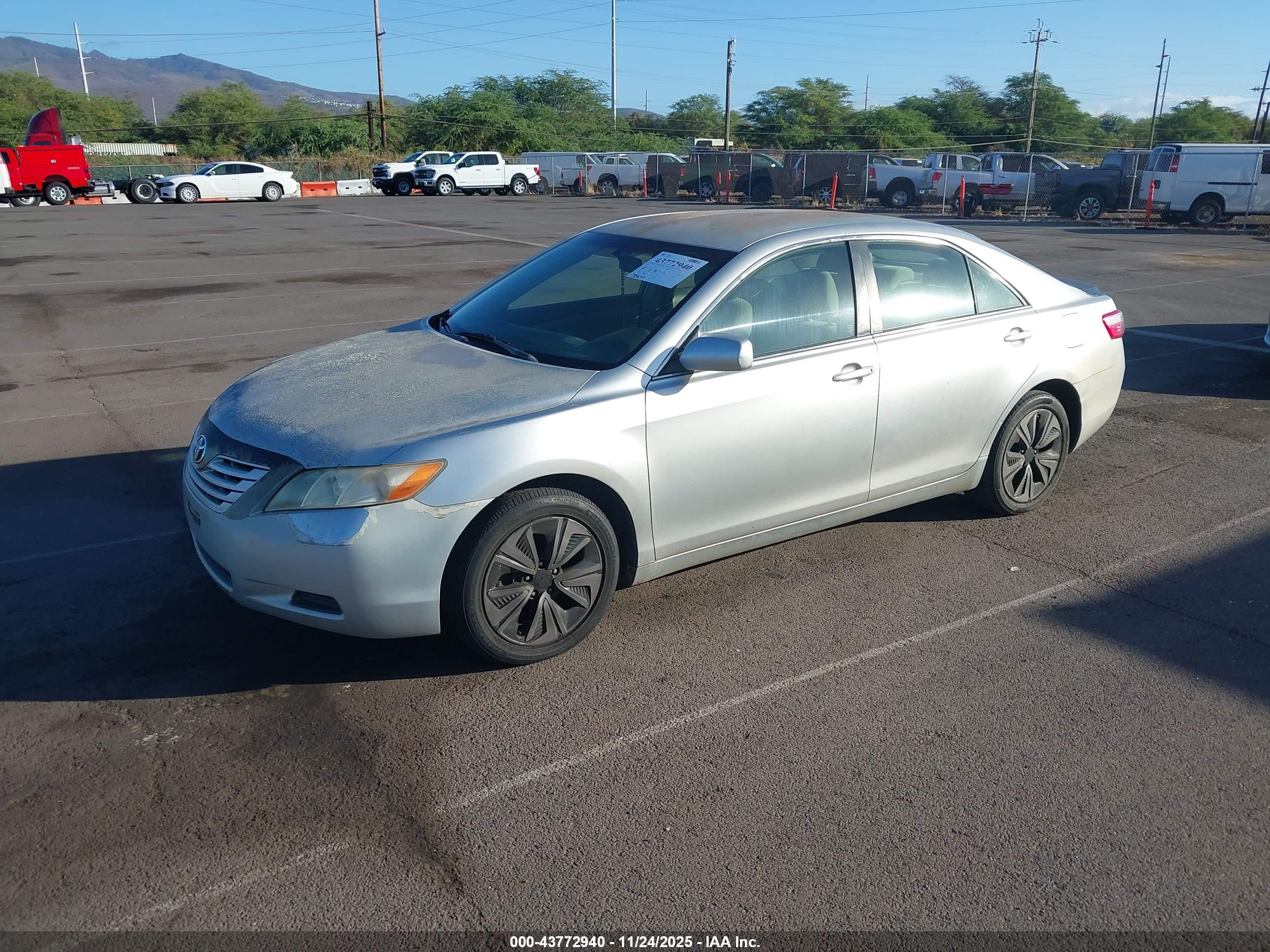 TOYOTA CAMRY image 2