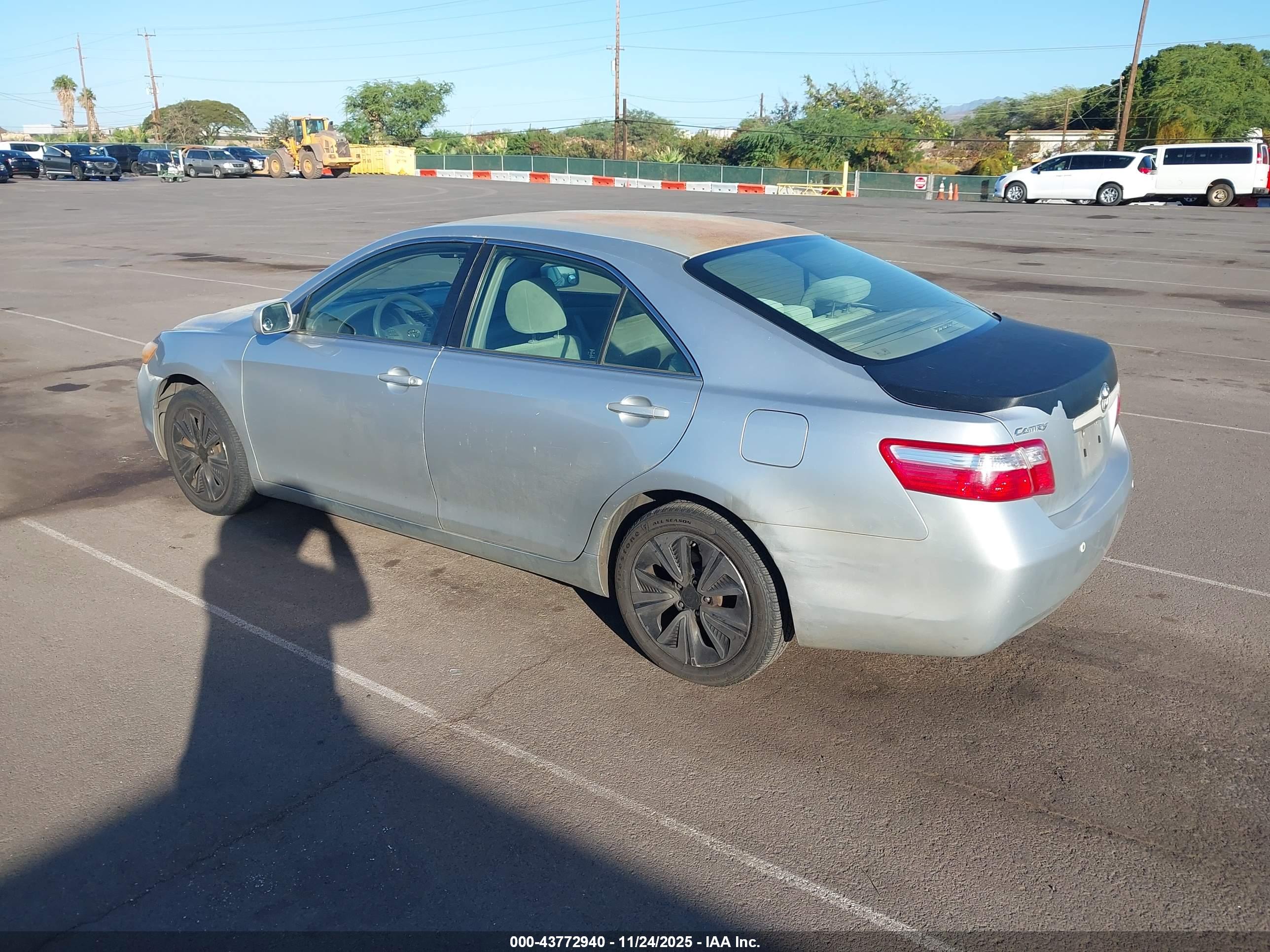 TOYOTA CAMRY image 3