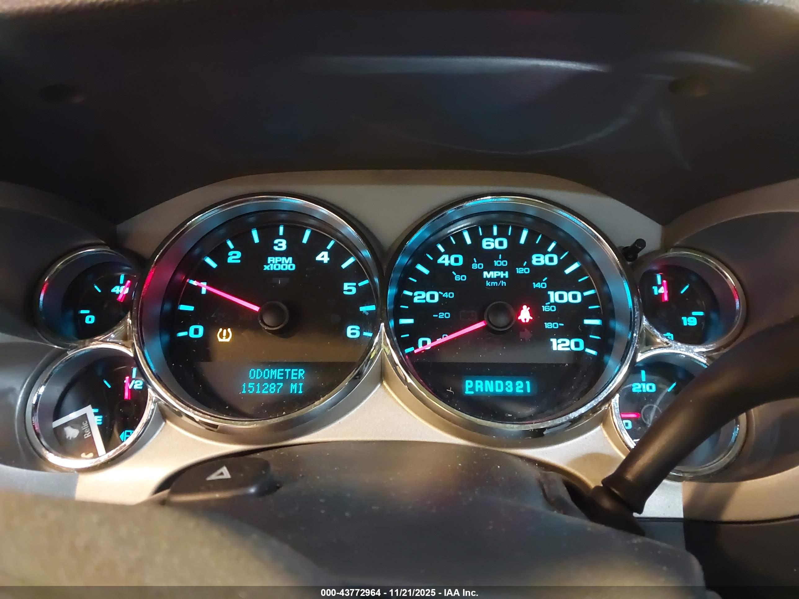 CHEVROLET SILVERADO image 7
