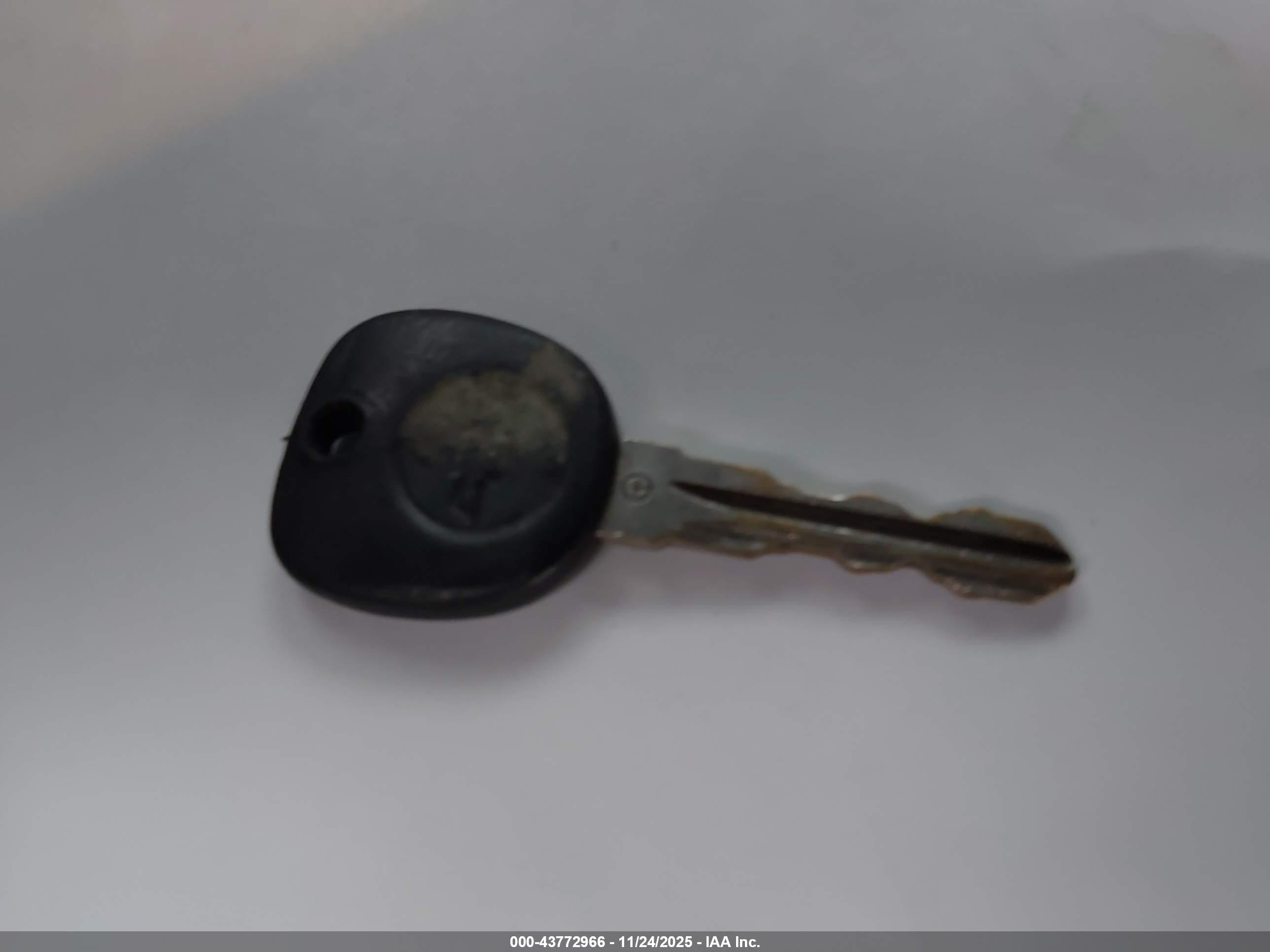 CHEVROLET HHR image 11