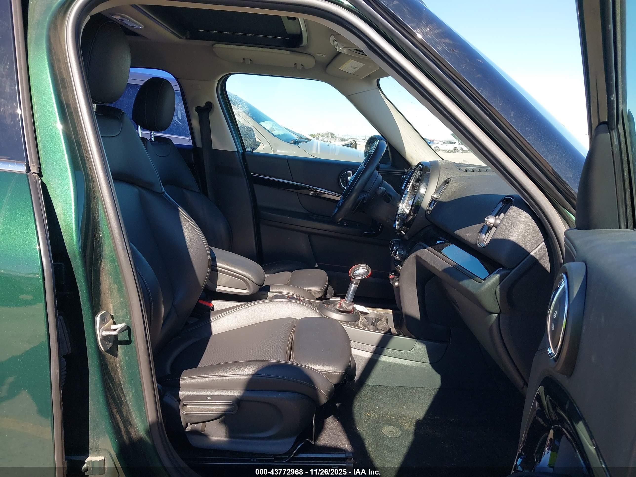 MINI COUNTRYMAN image 5
