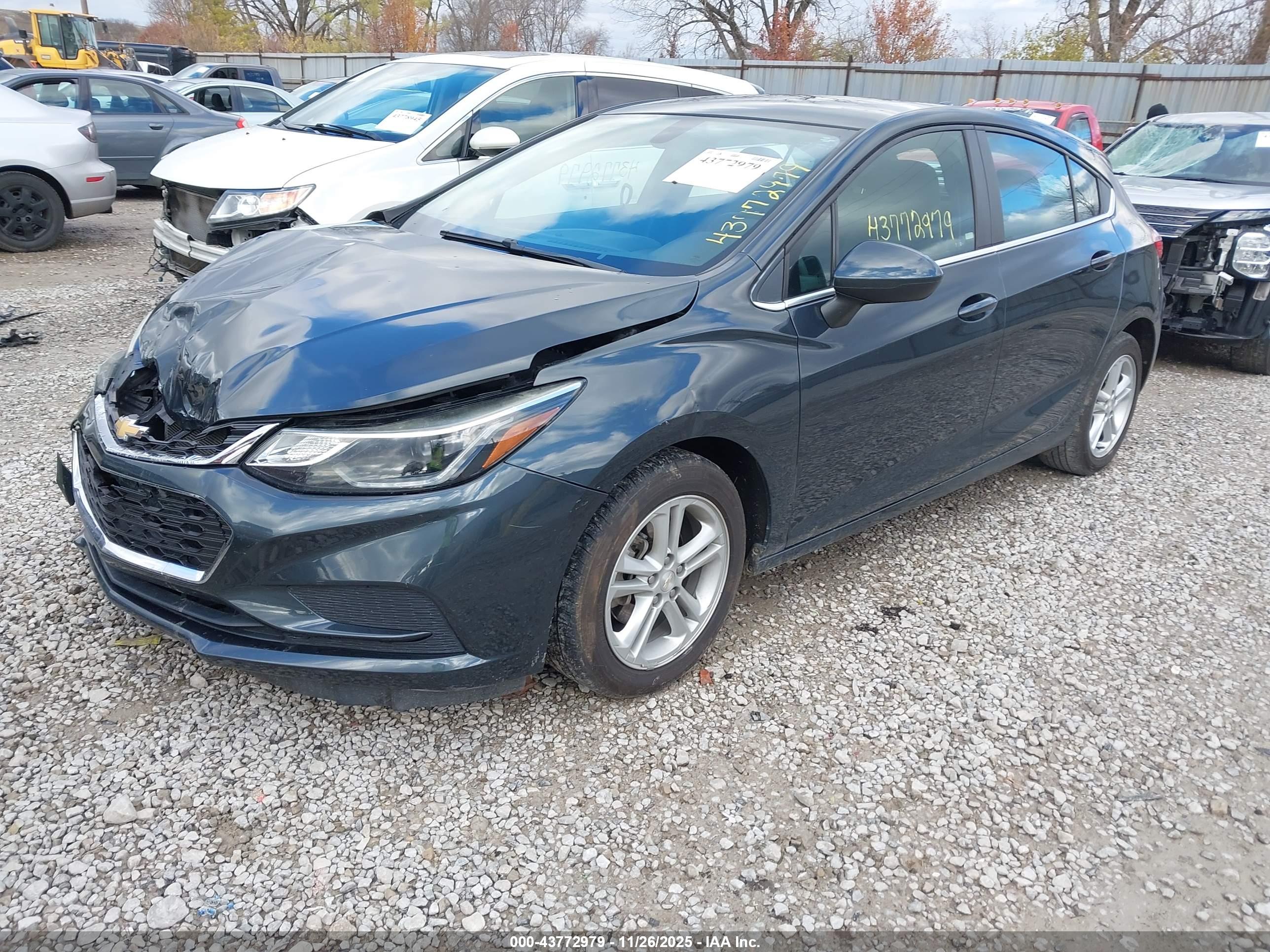 CHEVROLET CRUZE image 2