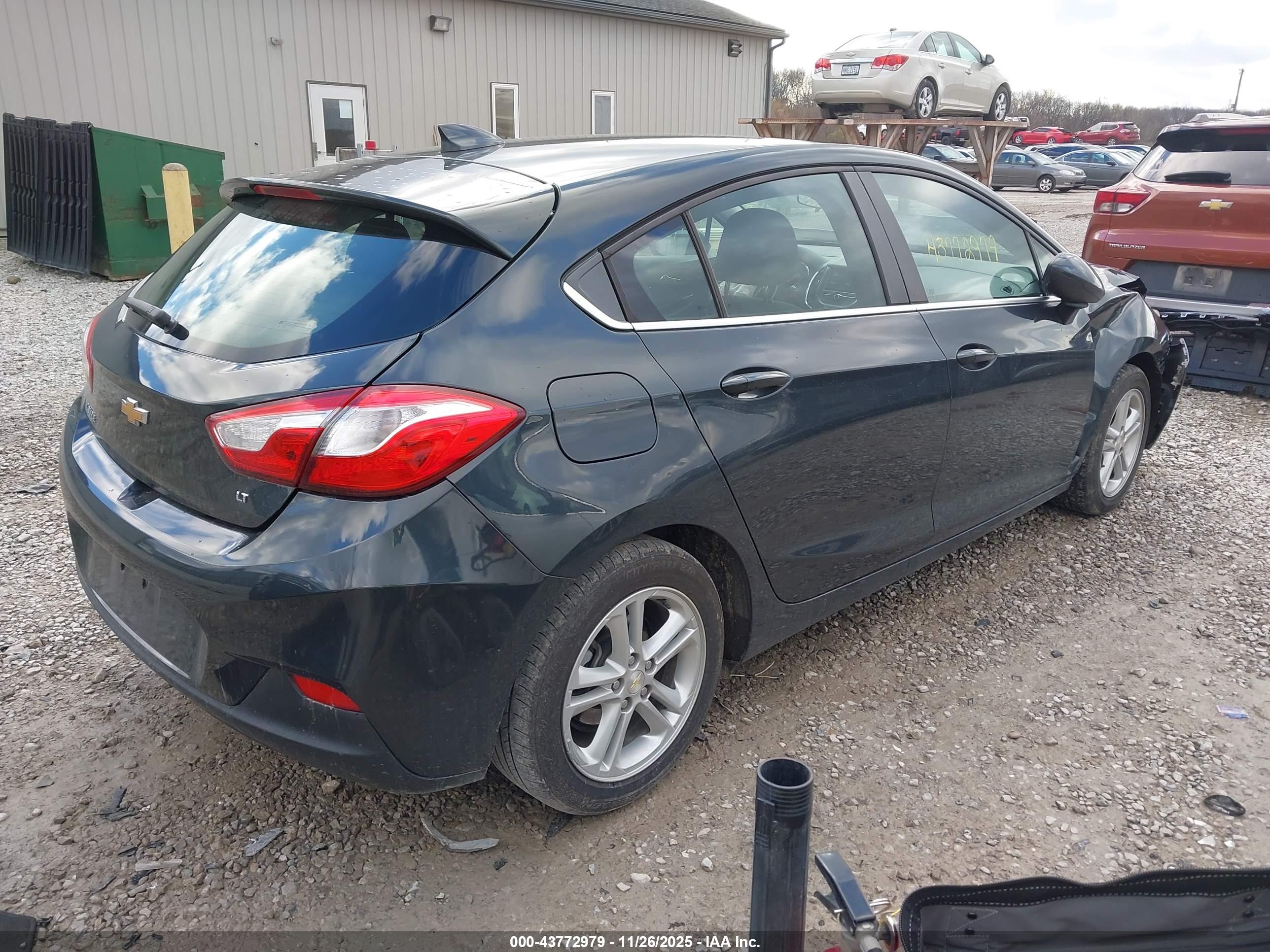 CHEVROLET CRUZE image 4